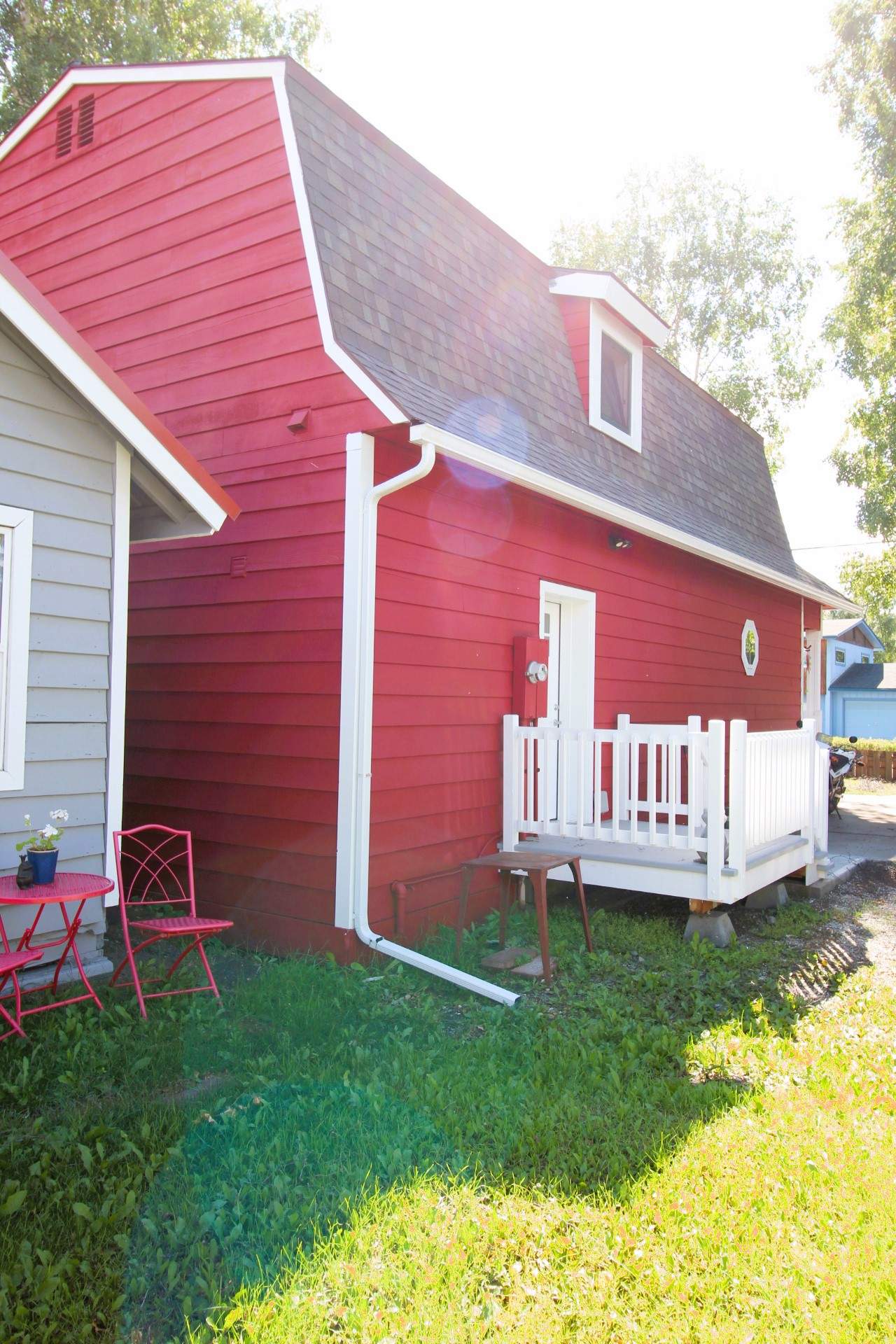 Gorgeous Farmhouse Style Transformation by Midnight Sun Painting