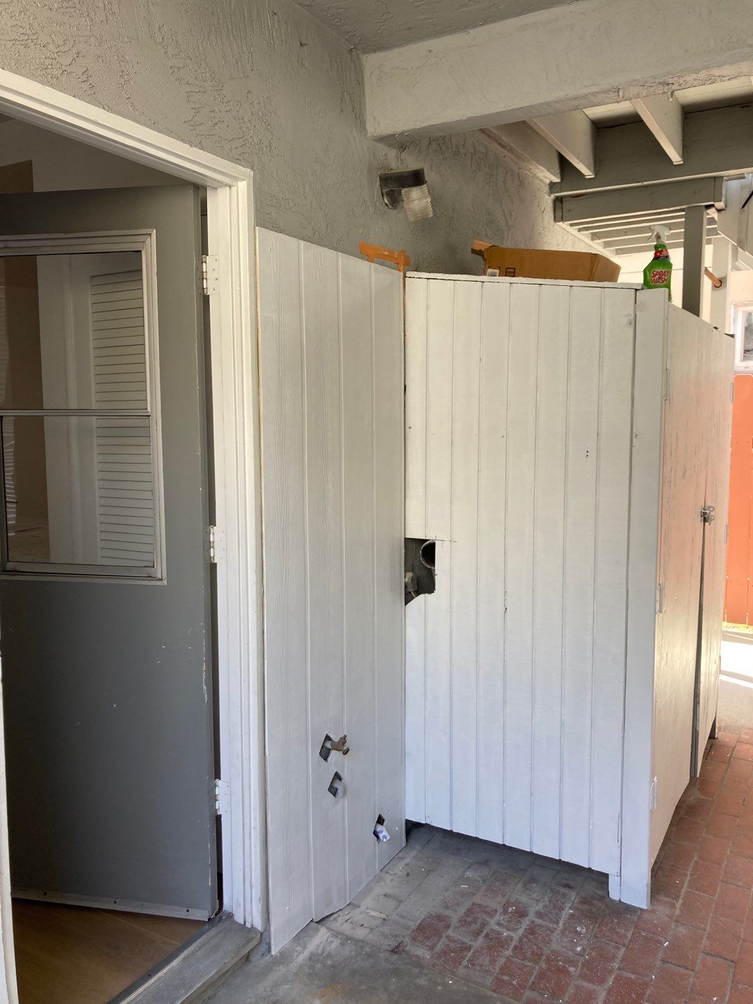 Siding, Paint, Blinds & Smoke Detectors by Andre Handyman