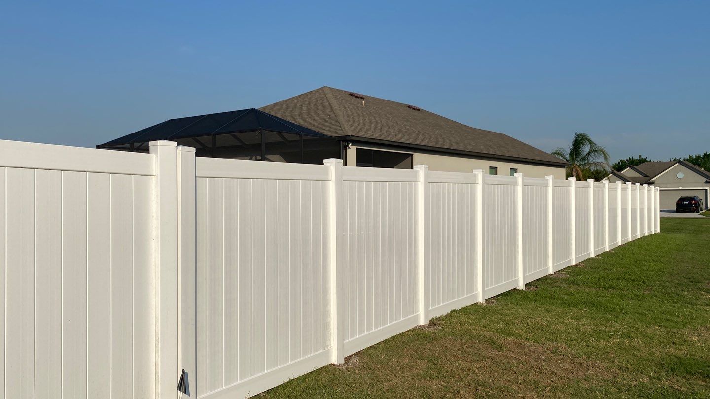 Palmetto, FL 6ft. Tall White Vinyl Privacy Fence  by Asap fence and gates, LLC