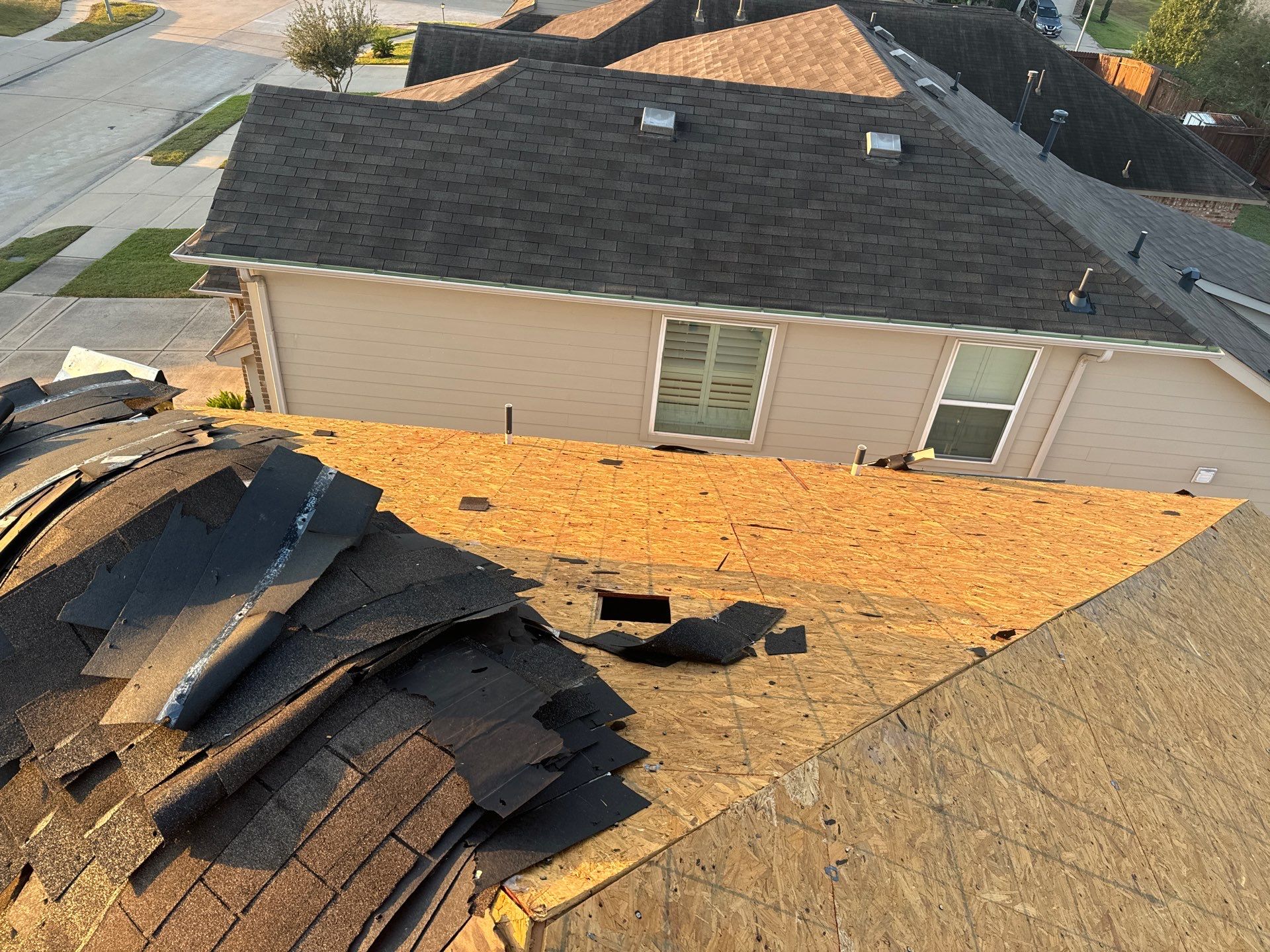 Residential Roofing Installation using Owen's Corning Duration (Lifetime) Shingles by Roof Repair Company