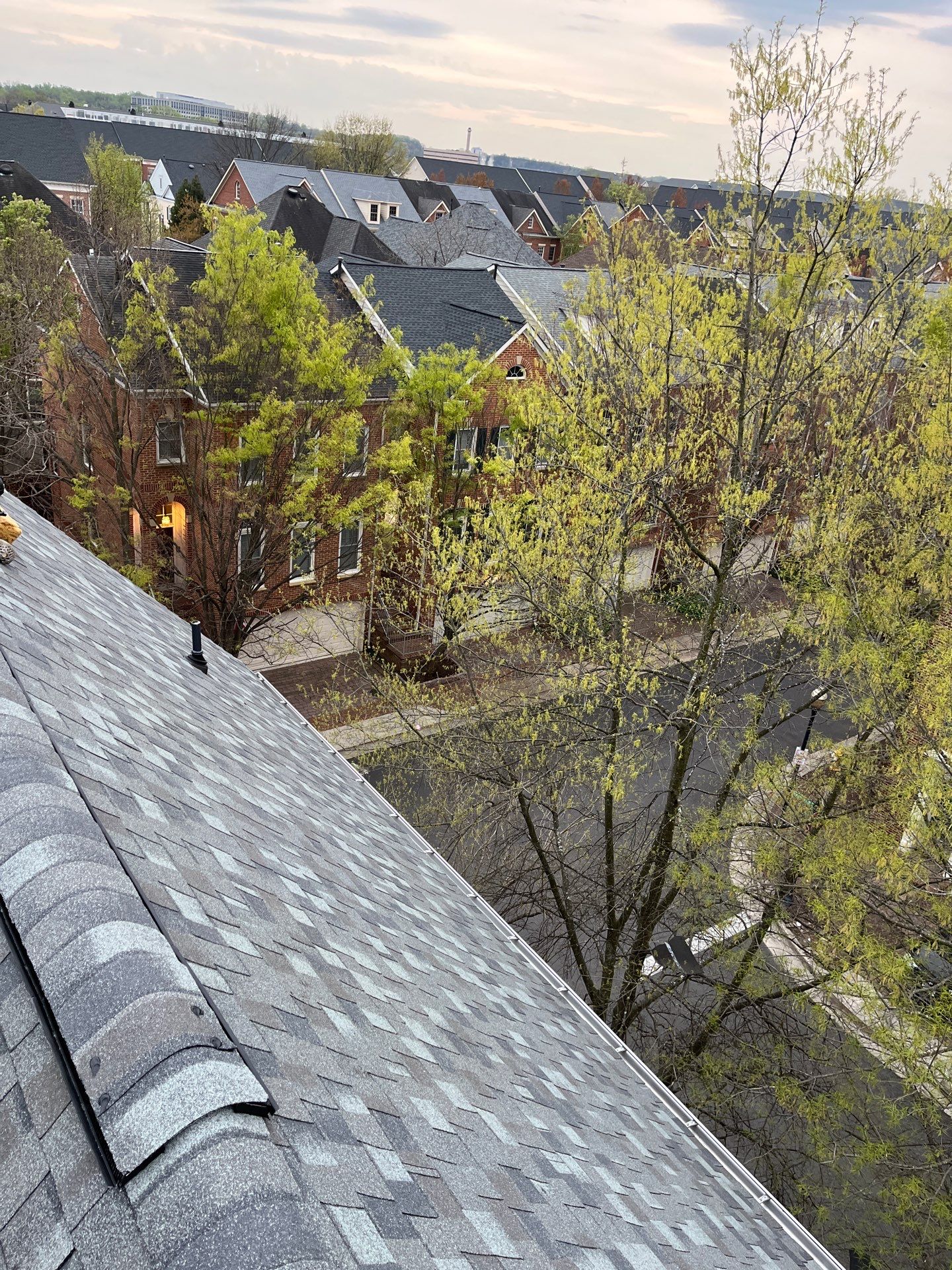 Alexandria: CertainTeed Landmark Pro Designer Shingles in Max Def Georgetown Gray by RM Banning, Inc.