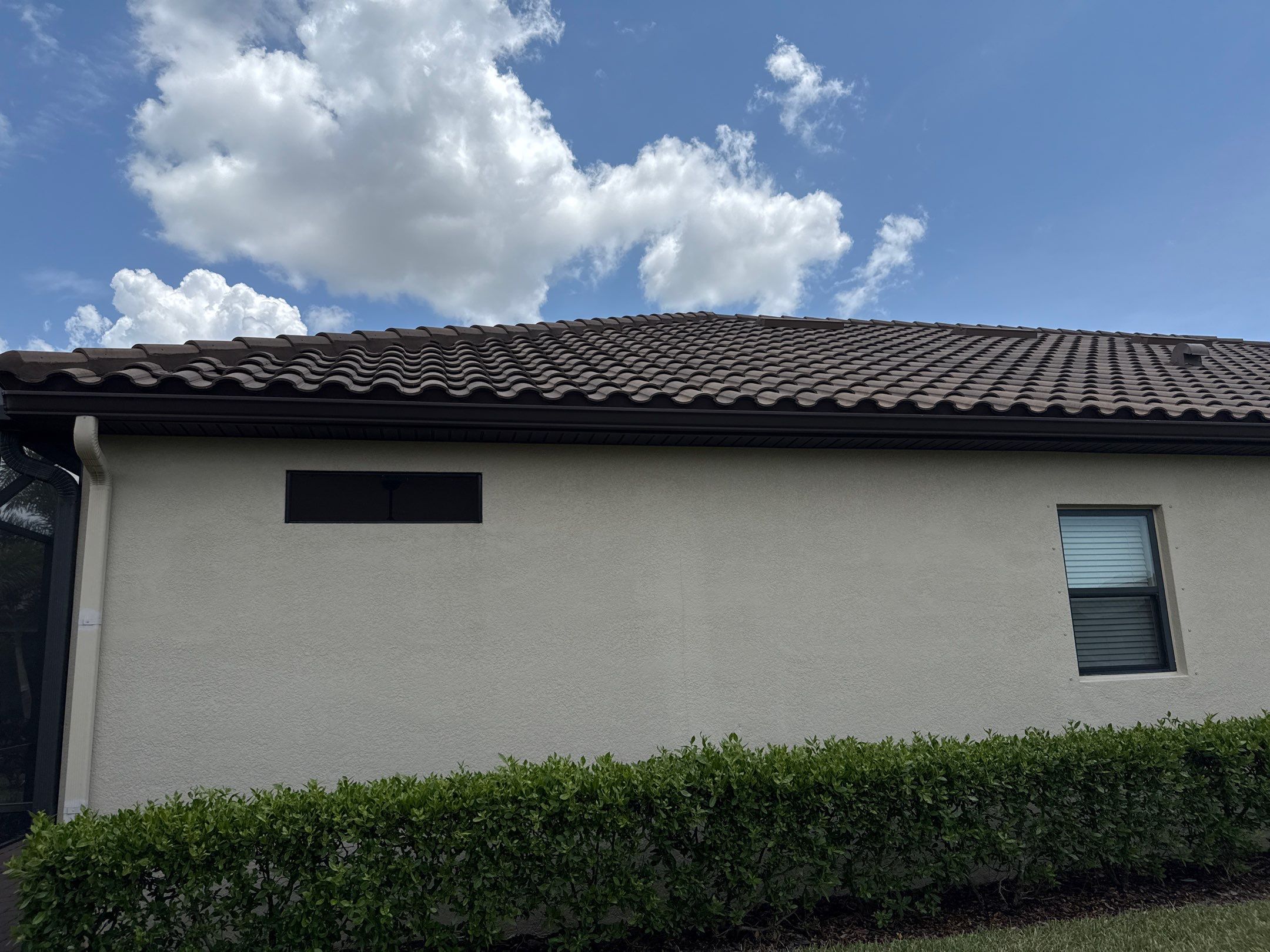 Concrete Tile Roof, Paver Driveway & Lanai Cleaning – Artisan Lakes Esplanade, Palmetto, FL by Sunshine AquaWash