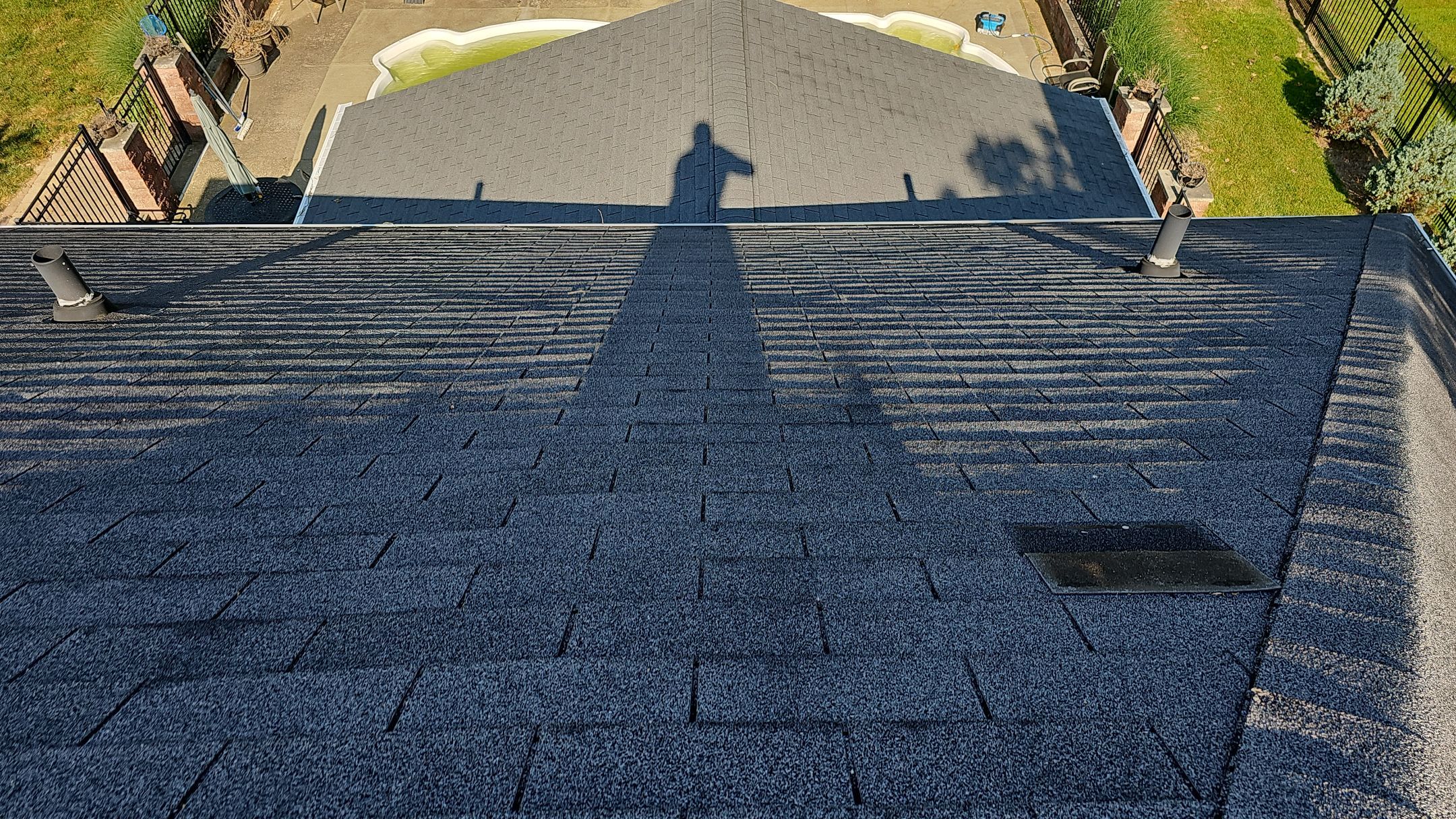 ATLAS PINNACLE COLOR: HEARTHSTONE by Eagle Eye Roofing