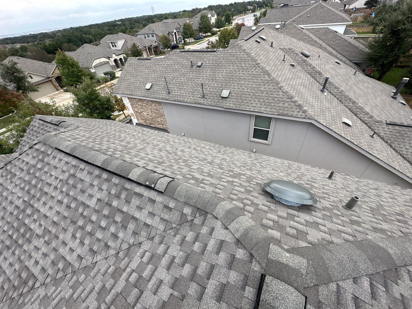 GAF HDZ - Weathered Wood by Elite Roofing LLC