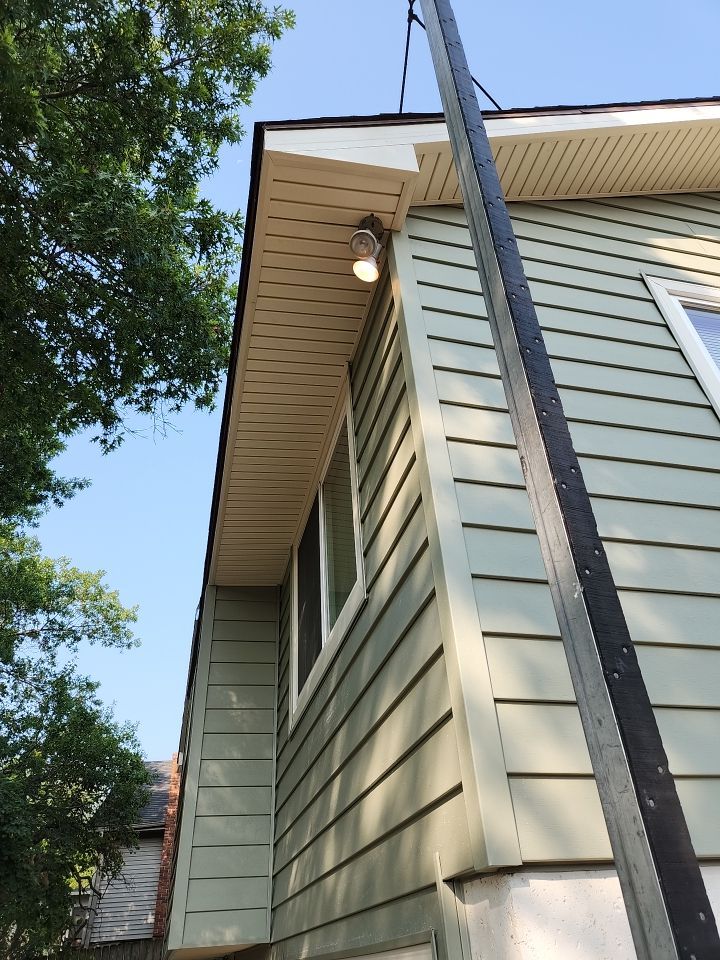 Siding Installation using Crane board D7 by EEC  Windows, Siding & Roofing 