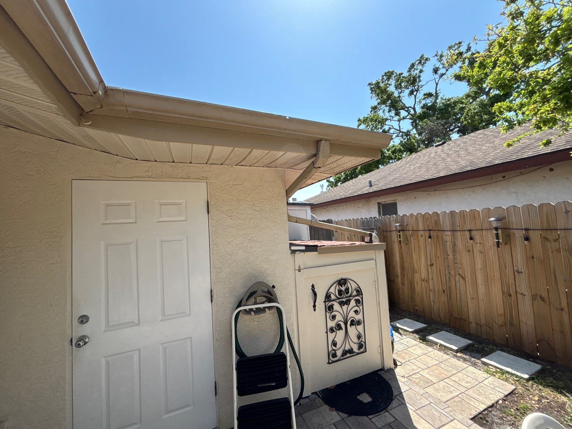 K-Style Seamless Gutter Installation using 3X4 Elbow Downspout in Sarasota FL by Gutter Professors