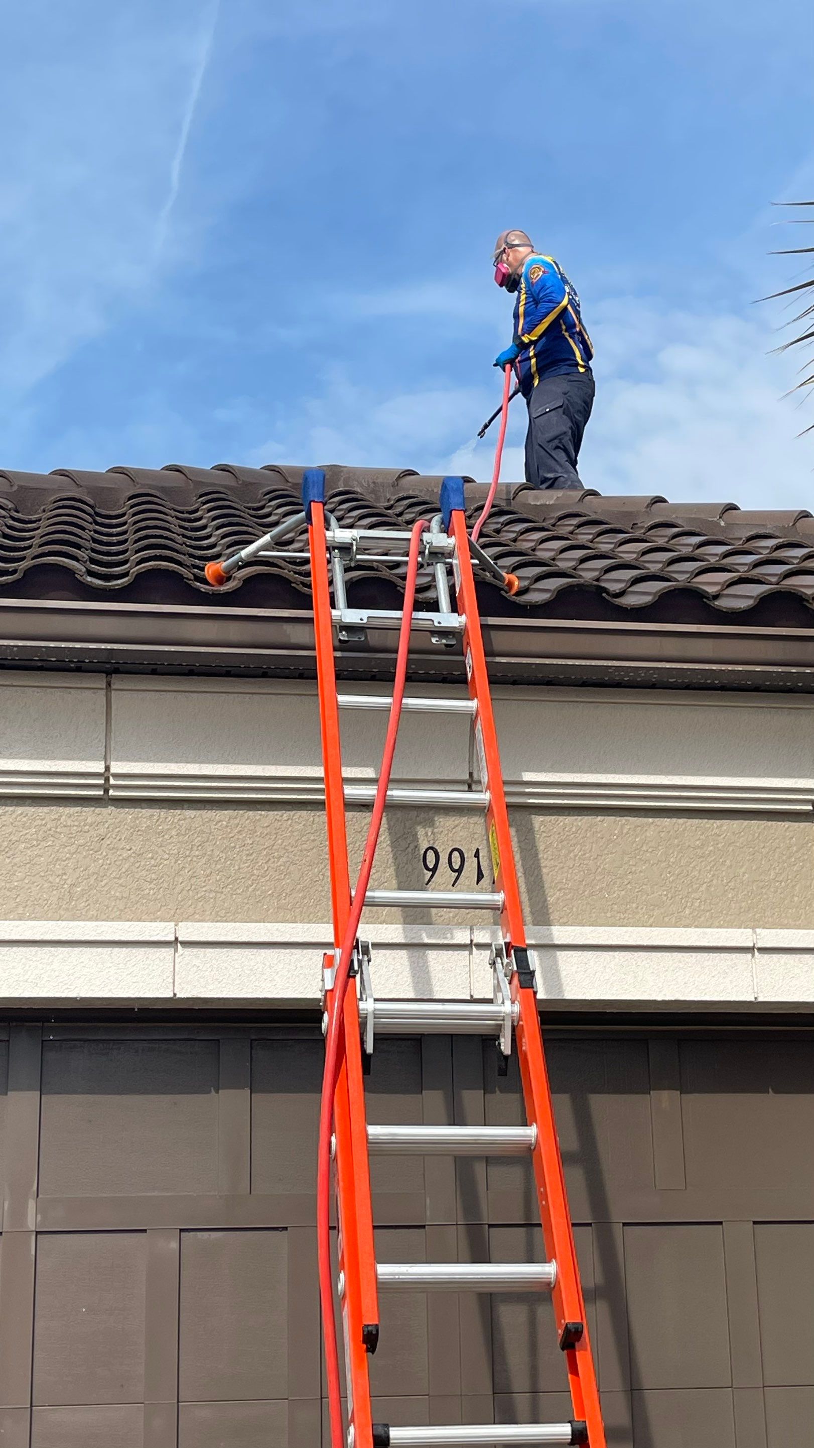 Concrete Tile Roof, Paver Pool Deck, Screen Enclosure & Driveway Cleaning in Artisan Lakes Esplanade, Palmetto, FL | Sunshine AquaWash by Sunshine AquaWash