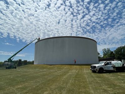 Water tank cleaning