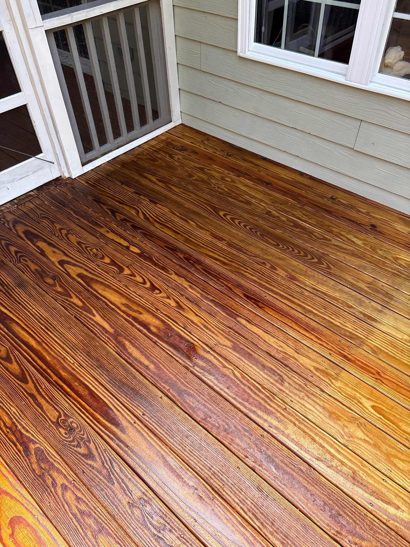 Wood Deck using Wood Sealant by DuraSeal