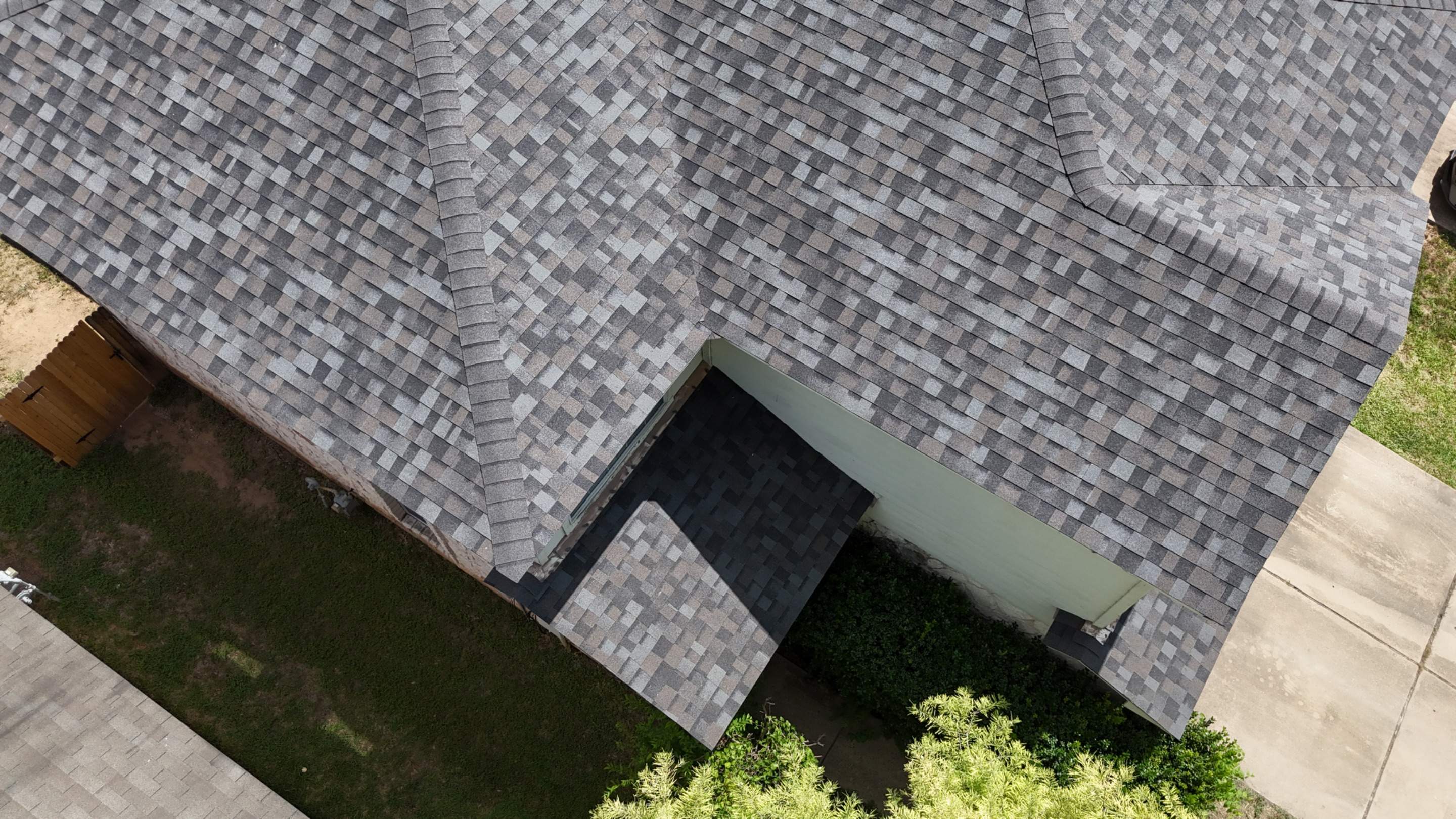 Williamsburg Gray - Owens Corning TruDefinition Duration by RoofsOnly.com