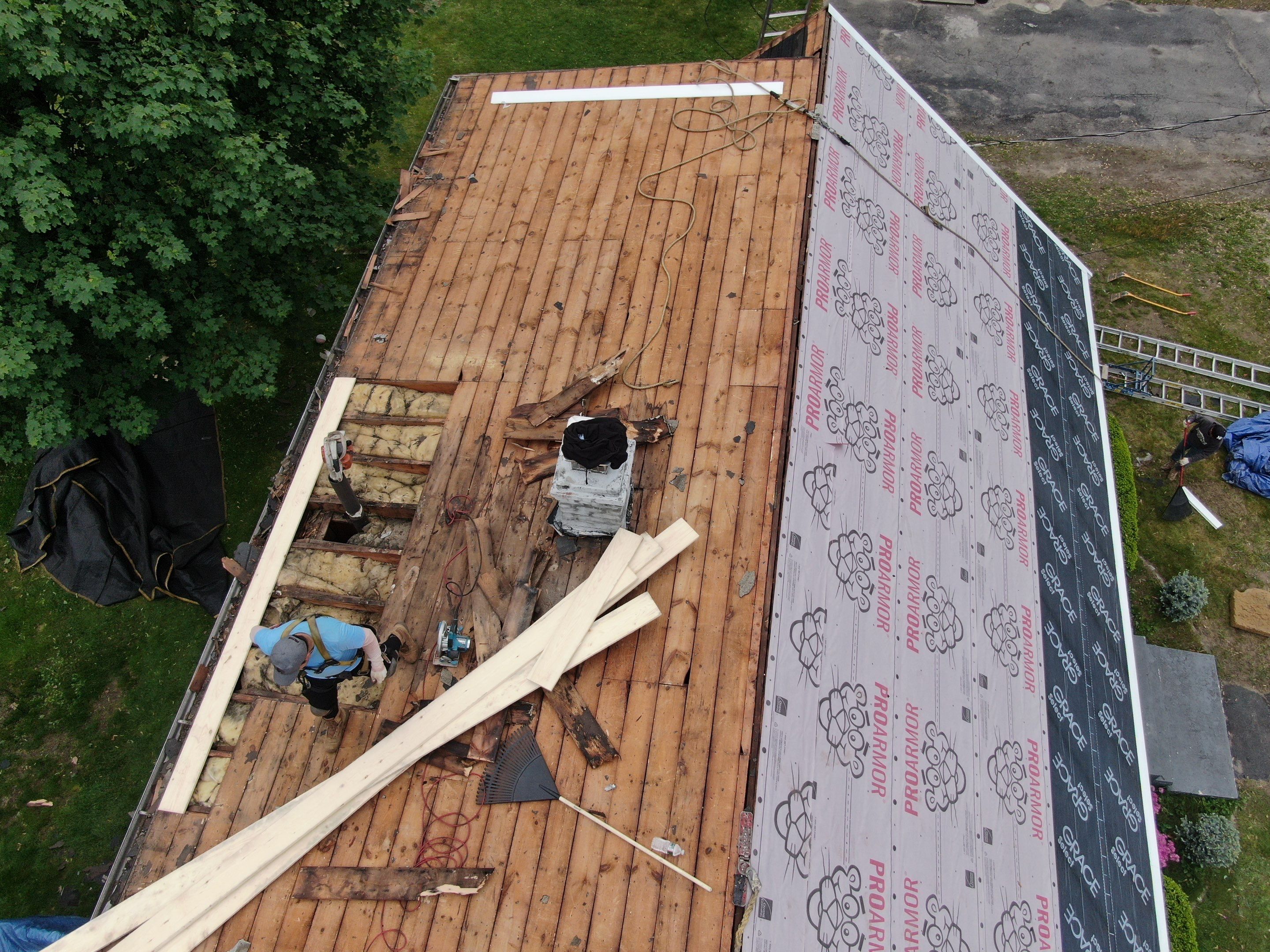 Roof and Flat Roof Membrane Replacement in Lowell, MA by Mighty Dog Roofing of Greater Middlesex County