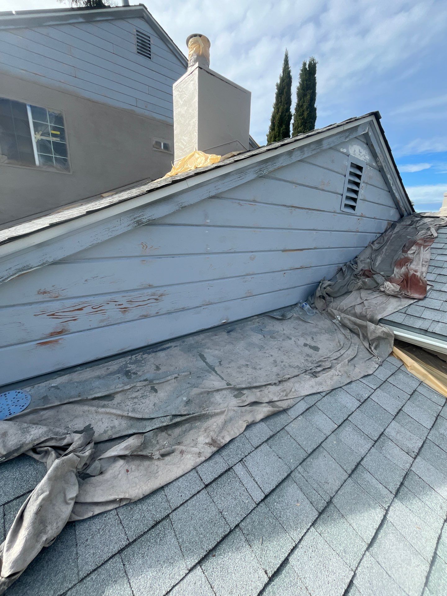 Exterior repaint-siding and stucco by Herrera’s Bay Area Painting inc.