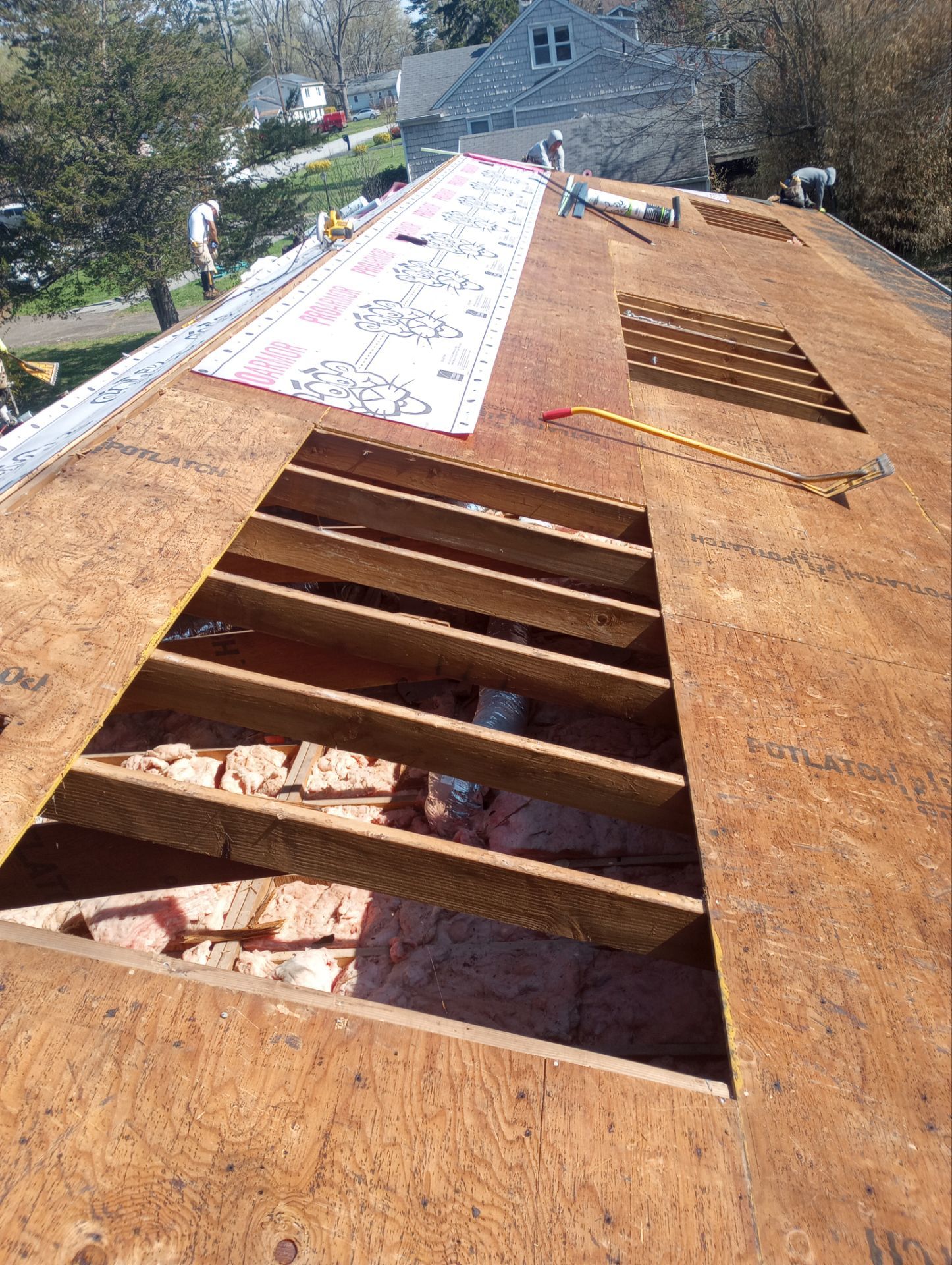 Roof, Siding, Windows and Gutters by roberts roofing