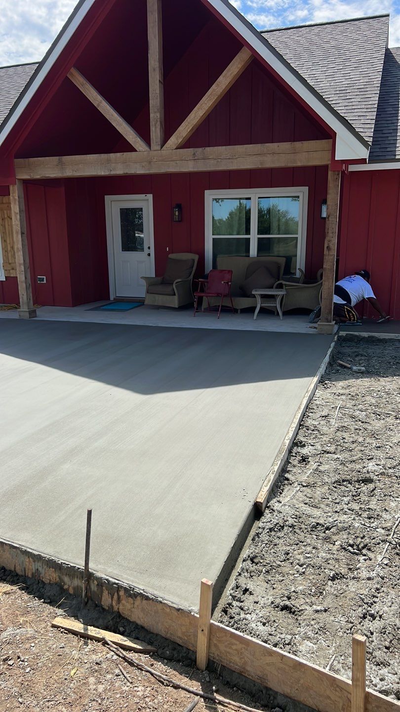 1000' Drive and Patio using Concrete by Clays Services Inc