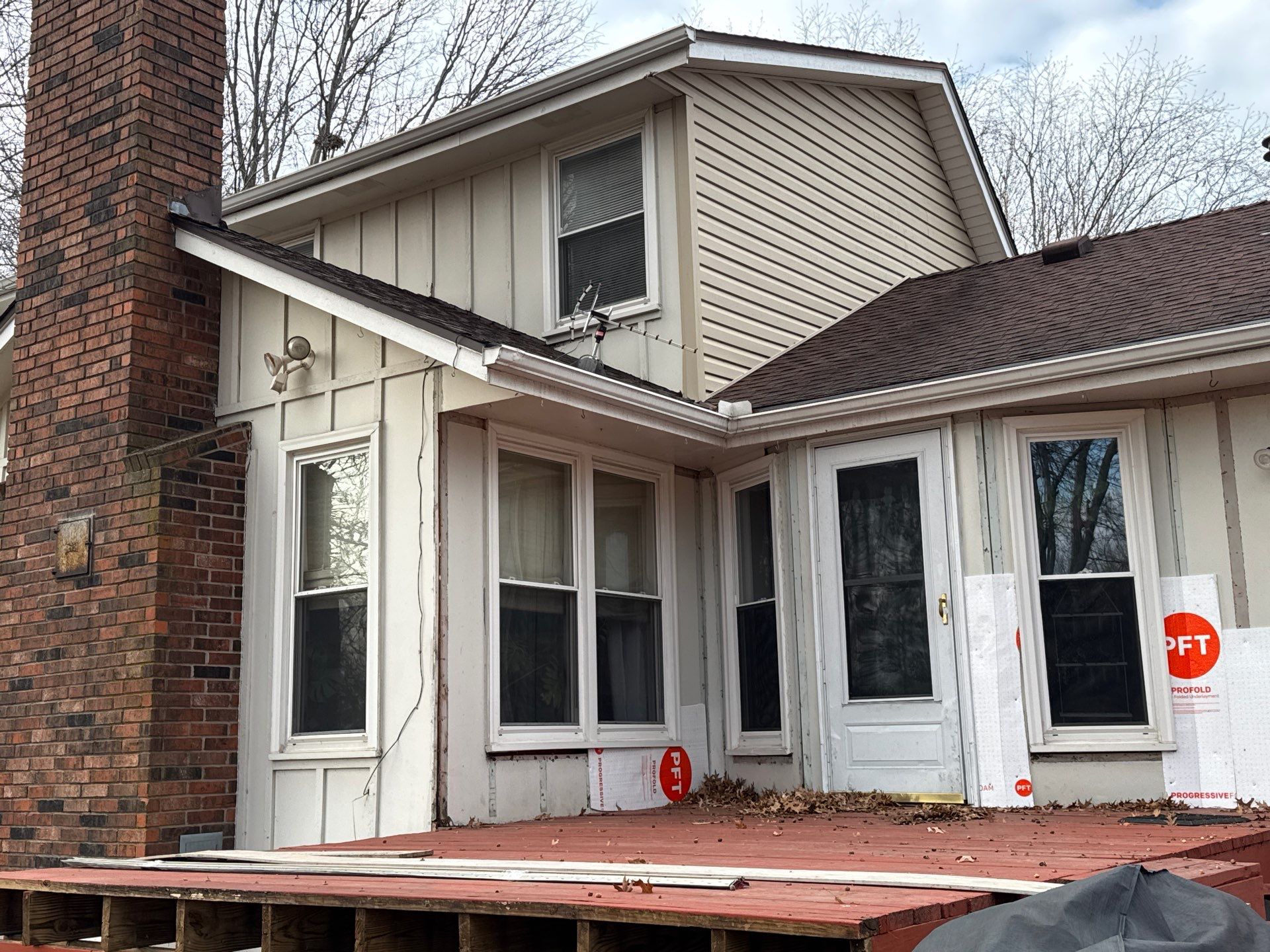 Siding Installation using Exterior Portfolio Vinyl Siding in Raymore Mo  by EEC  Windows, Siding & Roofing 