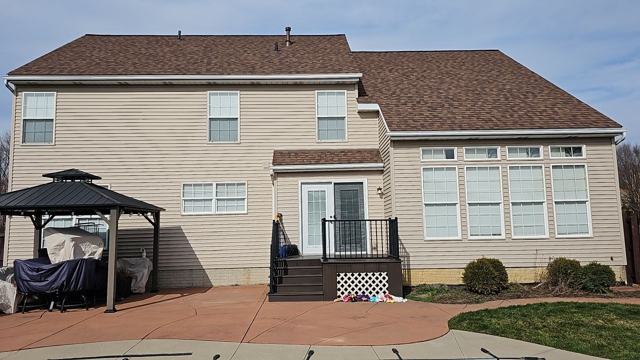 ATLAS PINNACLE COLOR: BURNT HICKORY DRIP EDGE: WHITE by Eagle Eye Roofing