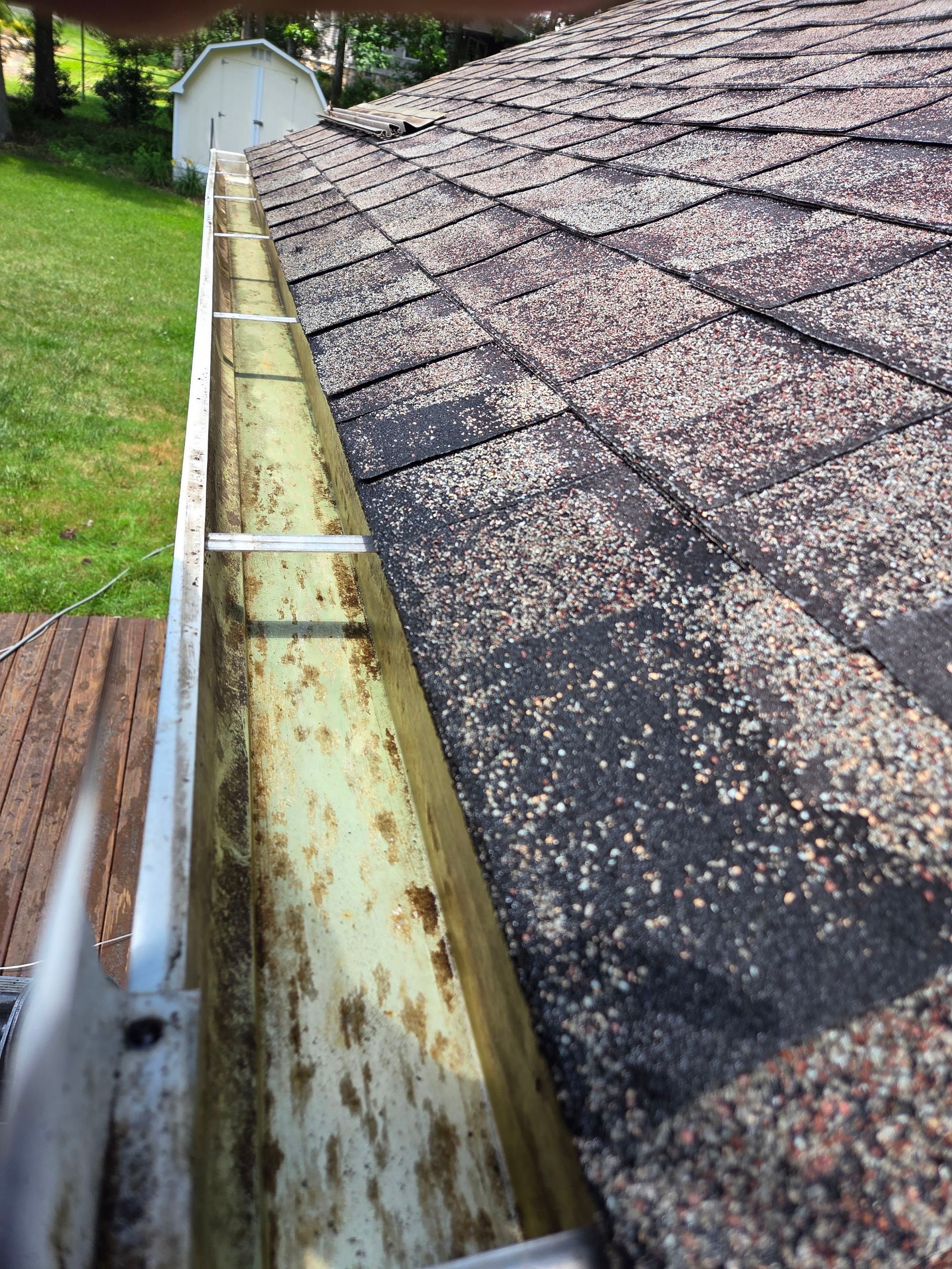 Comprehensive Gutter Cleaning and Pressure Washing Service in Crossville, TN by Affordable Pros