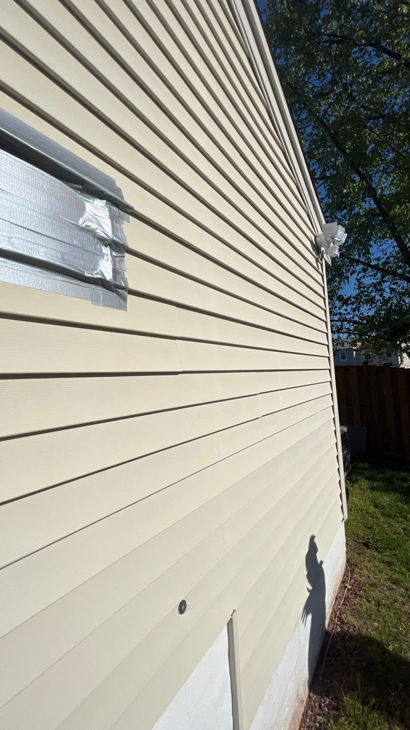 Centreville: CertainTeed Monogram Siding in Sandstone Beige by RM Banning, Inc.