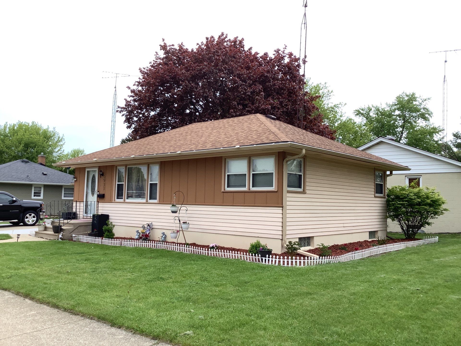 Energy-Efficient Vinyl Window Replacement in Kenosha, Wisconsin by Mr Roof & Remodeling Co