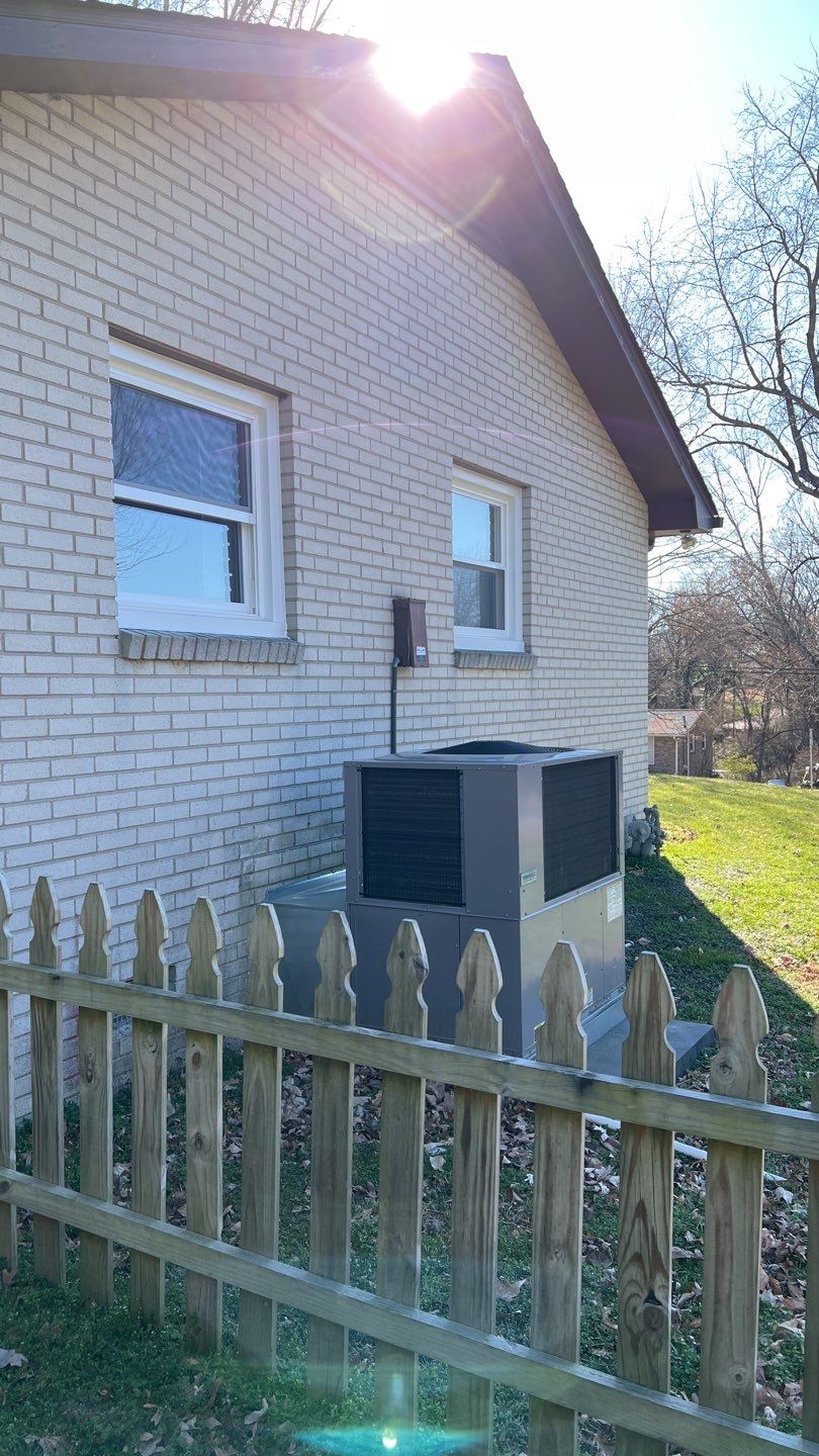 Residential Roofing Installation using Owens Corning Oakridge Roofing System by Undersun Roofing 