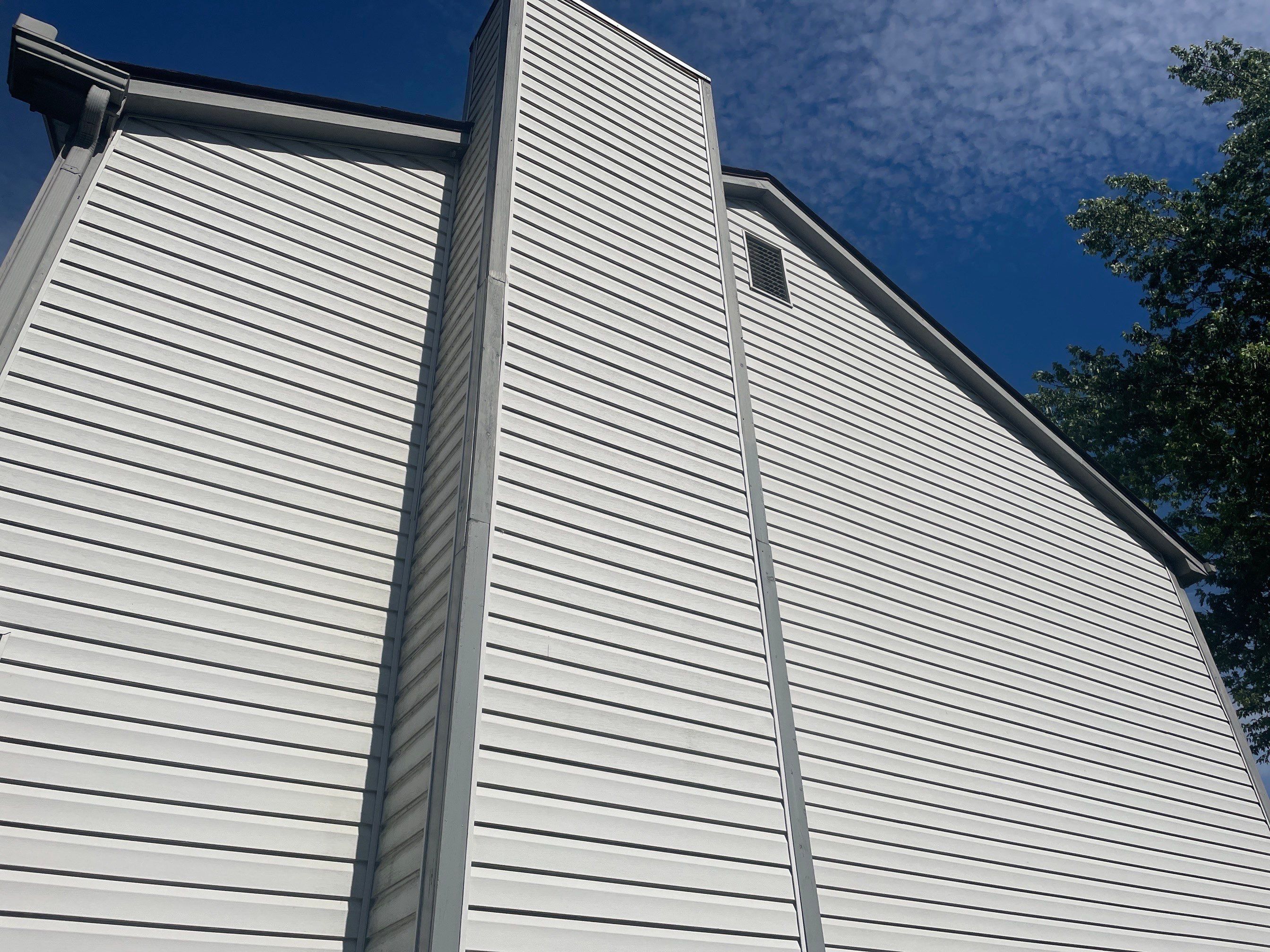 Siding Replacement using CertainTeed Restoration Classis D4 by 180 Contractors