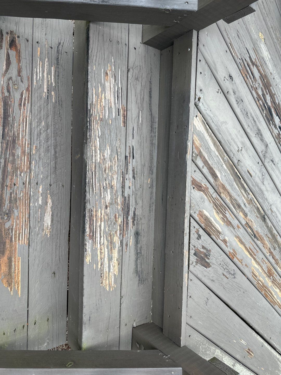 Weathered Deck using AcryFin by DuraSeal