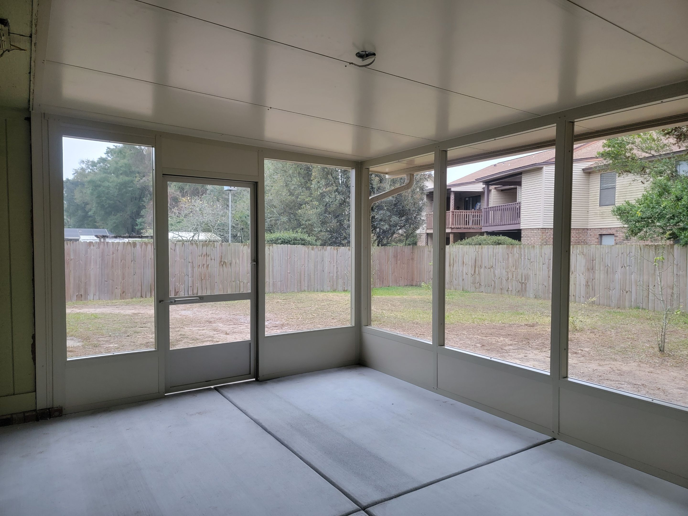 Screen Room in Pensacola by Titan Sunrooms