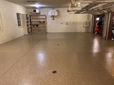 Des Moines Pecan Garage