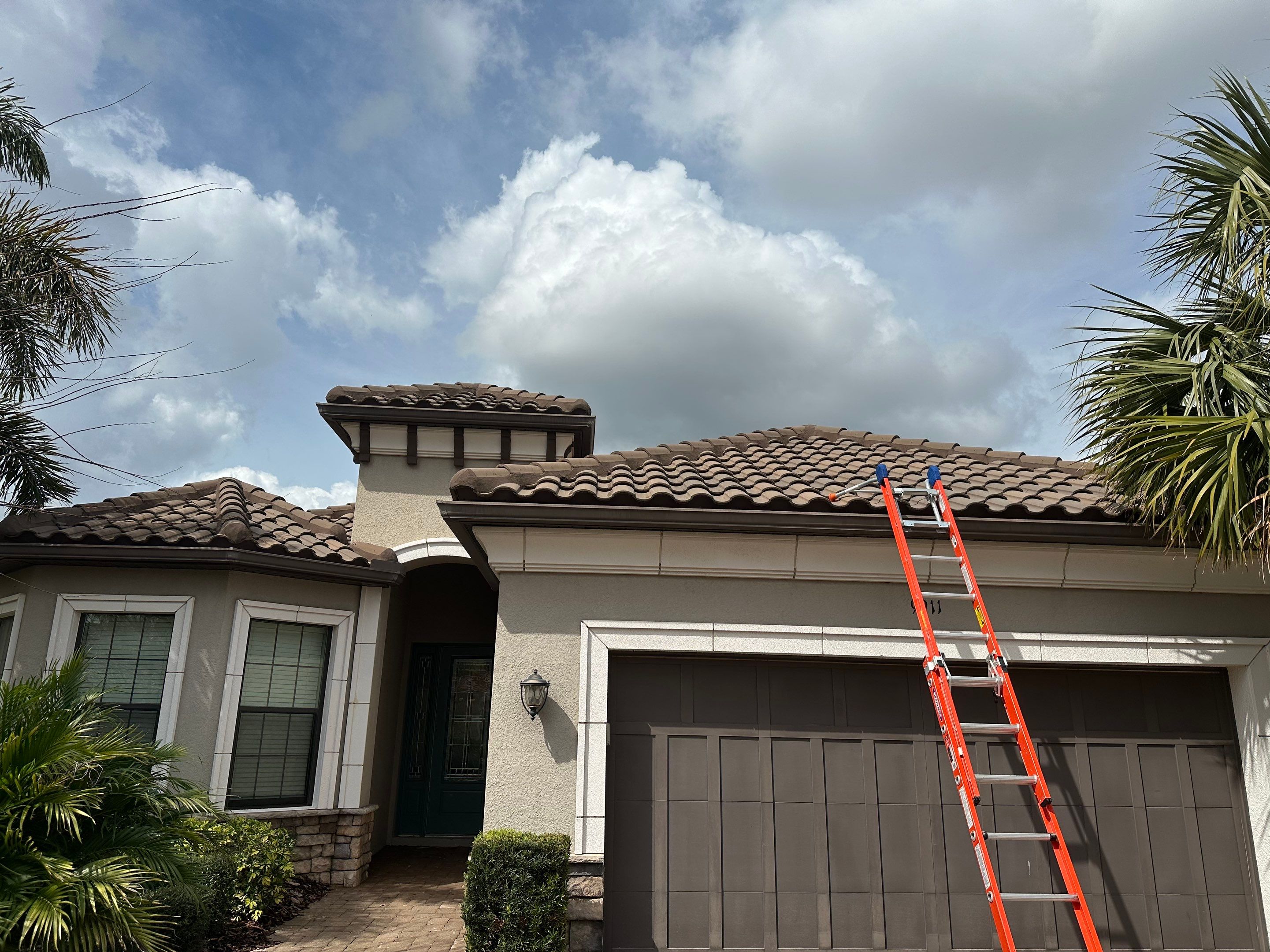 Concrete Tile Roof, Paver Pool Deck, Screen Enclosure & Driveway Cleaning in Artisan Lakes Esplanade, Palmetto, FL | Sunshine AquaWash by Sunshine AquaWash