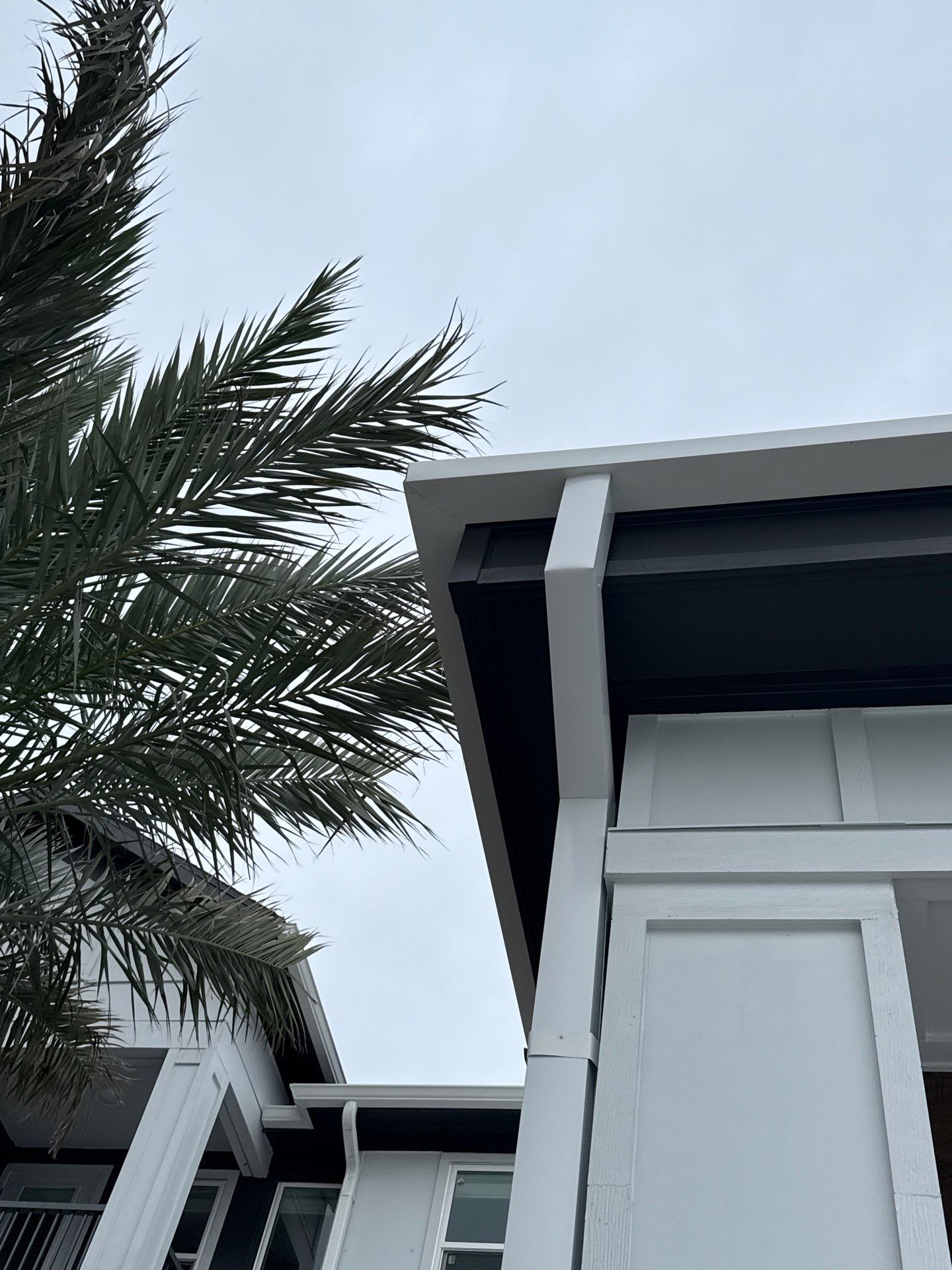 7-Inch Seamless Gutters for Large Roofs in Daytona Beach FL by Gutter Professors