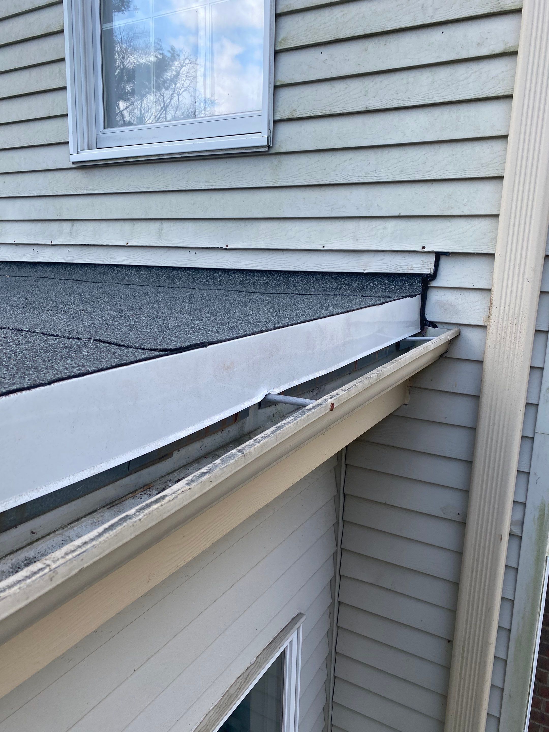 Herndon: CertainTeed Landmark Pro Designer Shingles in Max Def Driftwood by RM Banning, Inc.