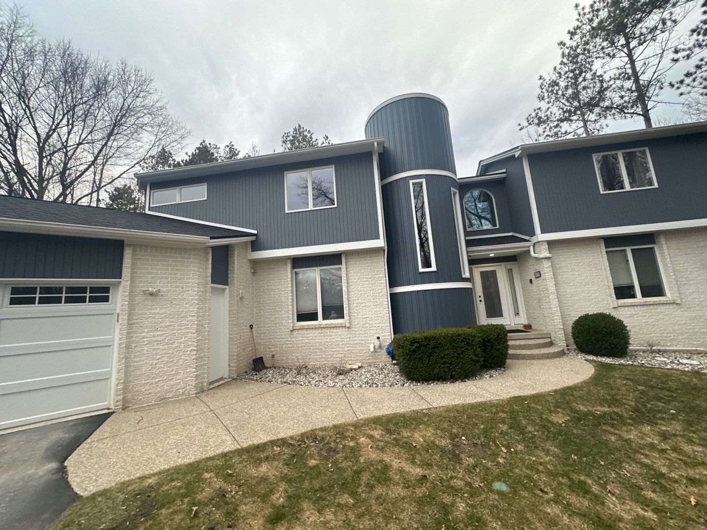 Siding Replacement using Certainteed Monogram D5 Pacific Blue by 180 Contractors