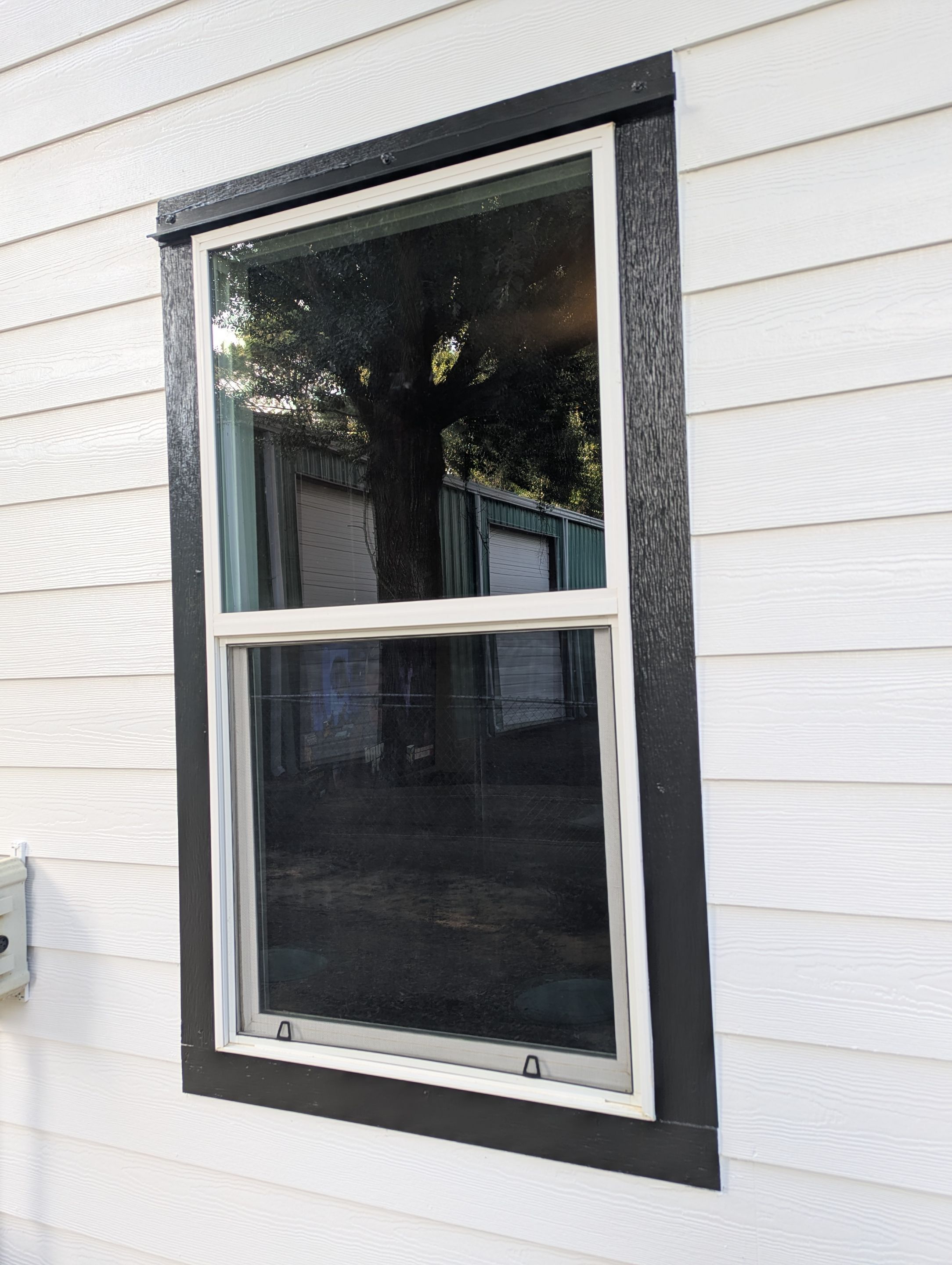 Bold New Color Scheme on Frankston, TX Home by Quality Coats Painting
