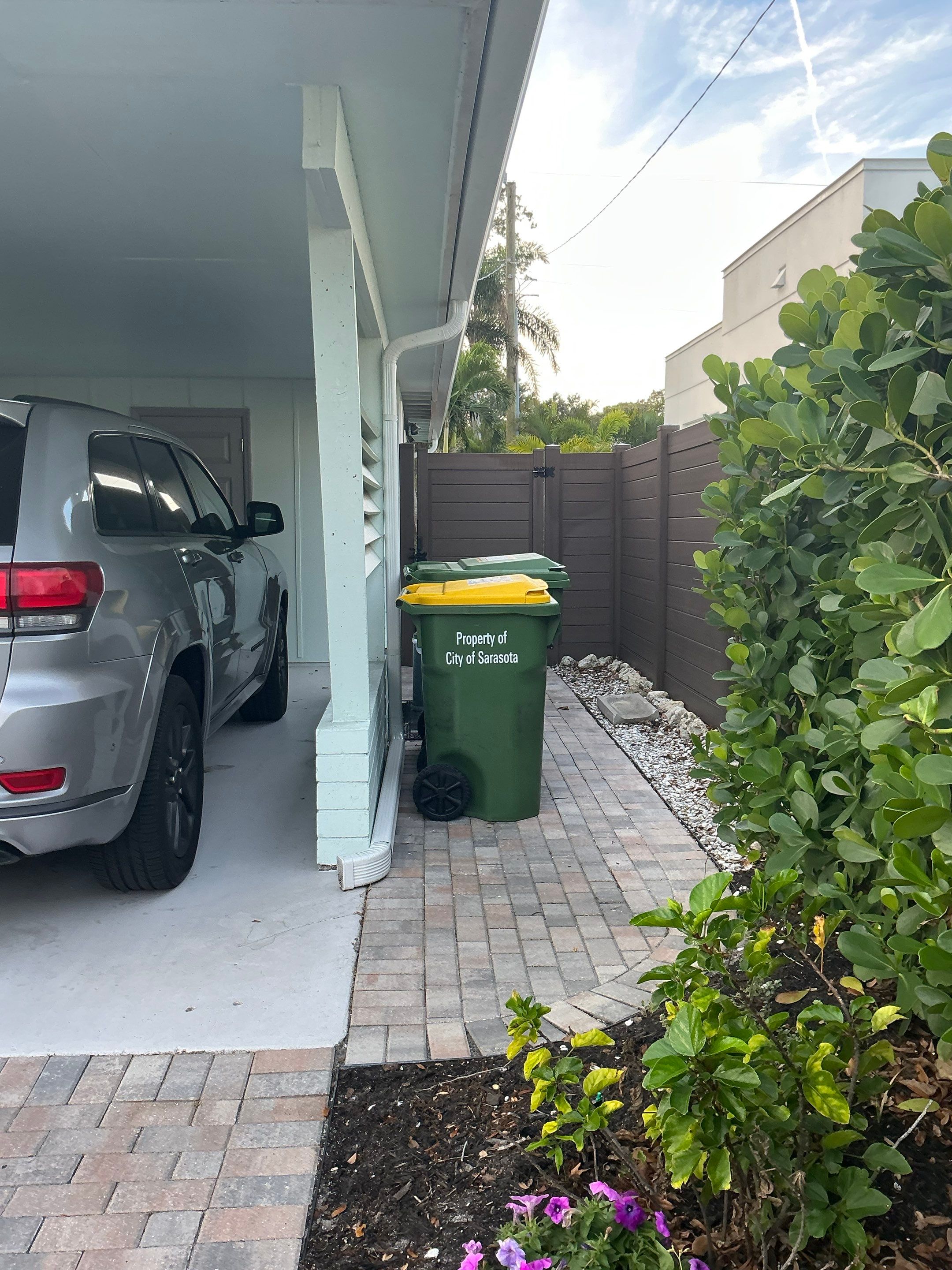 Elegant 7-Inch Seamless Gutters in Sarasota FL in Sarasota FL by Gutter Professors