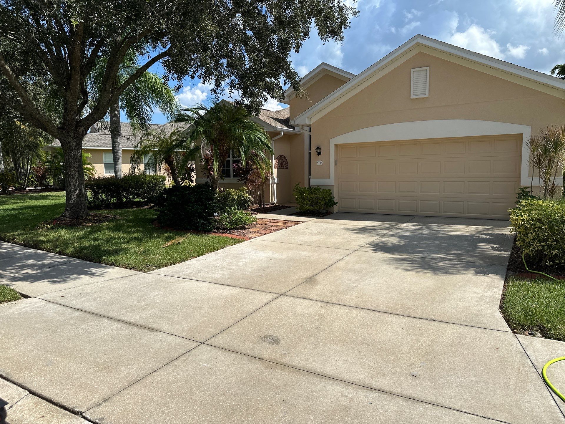 House Wash, Paver Patio Cleaning & Driveway Cleaning in Waterford – Palmetto, FL by Sunshine AquaWash