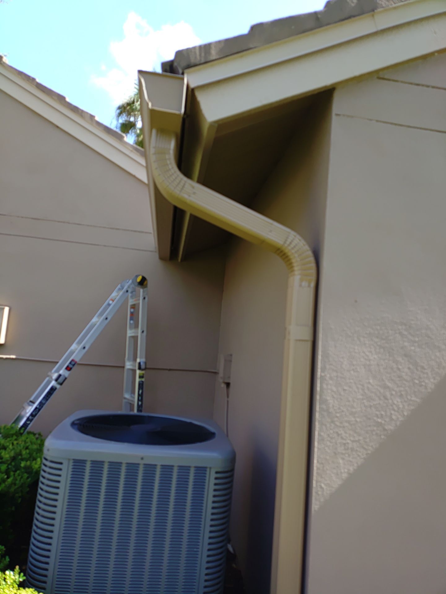 Replace gutter using Gutter Guards, Seamless Gutters, New Downspouts in Palm Harbor FL by Gutter Professors