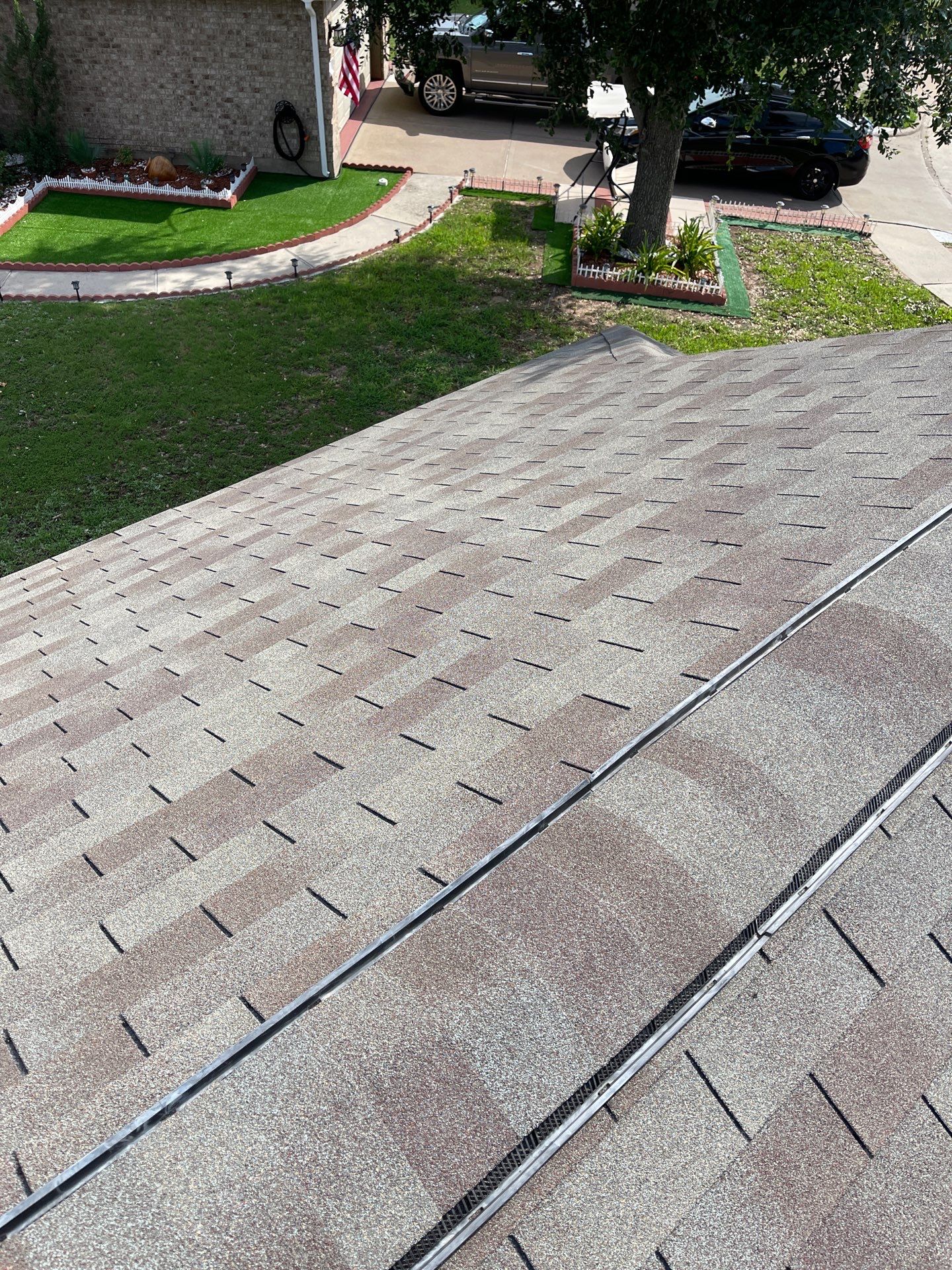 Hail Damage using Owen's Corning Duration (Lifetime) Shingles by Roof Repair Company