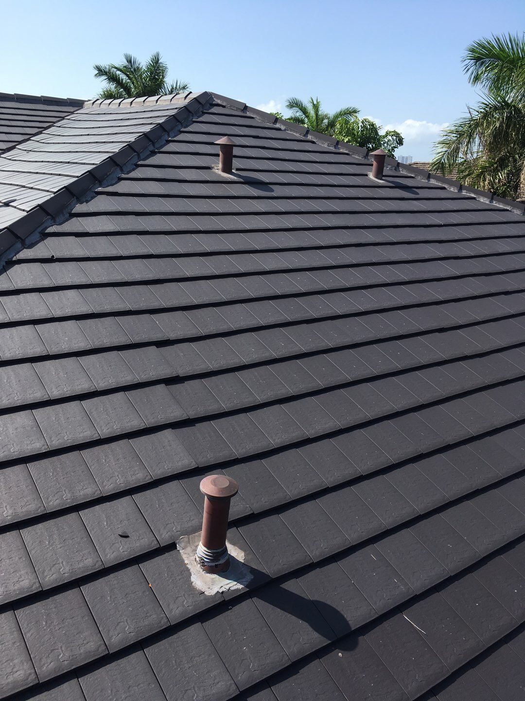 Verea Flat - Slate Color by Istueta Roofing