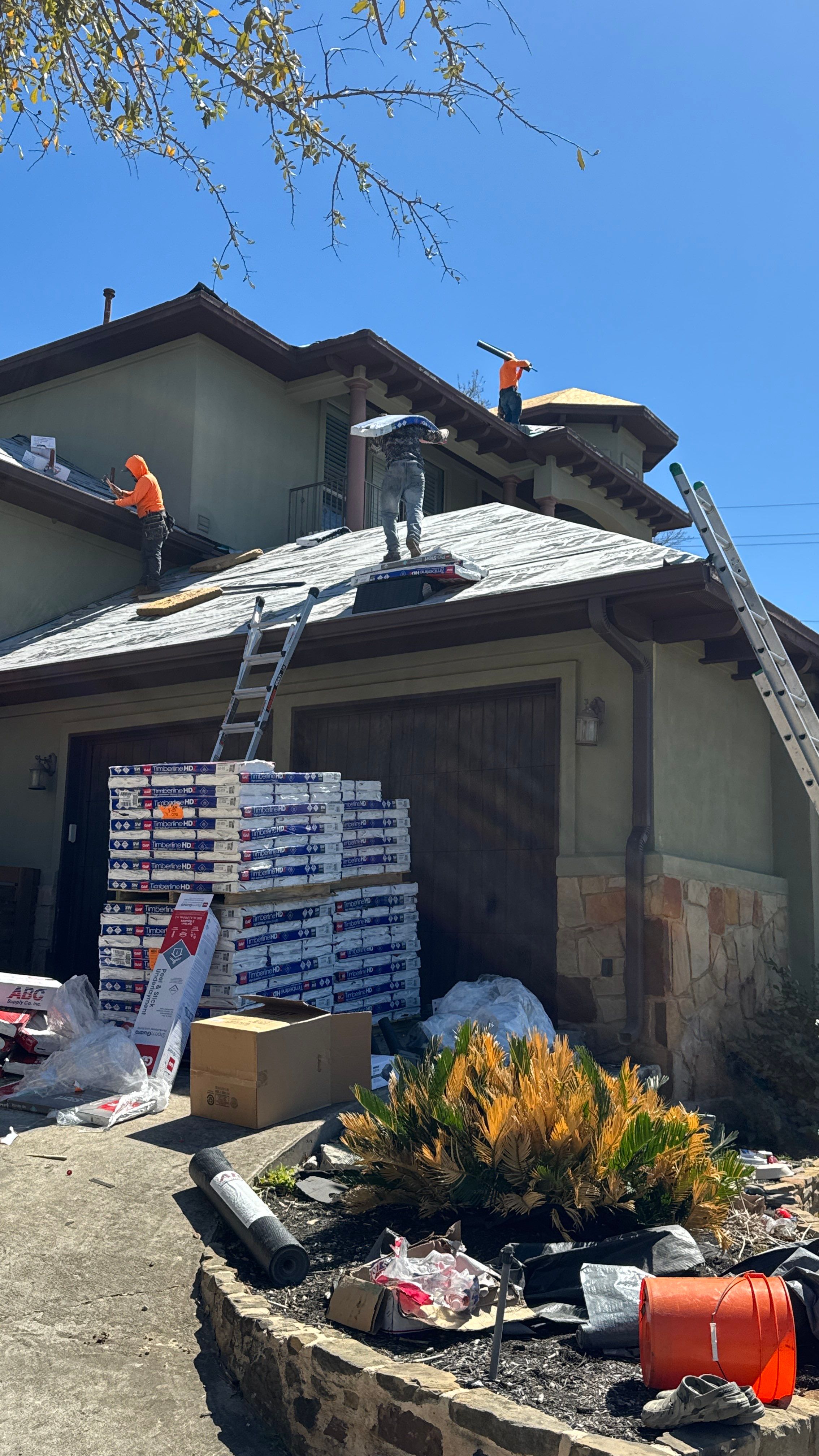 GAF HDZ - Charcoal by Elite Roofing LLC