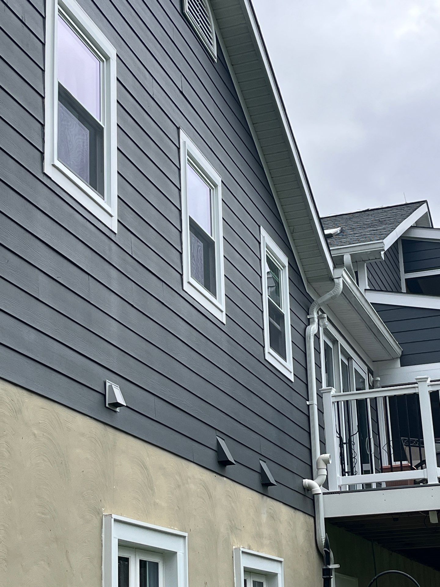 Siding Installation using JH CedarMill Plank STMT by ExteriorPros