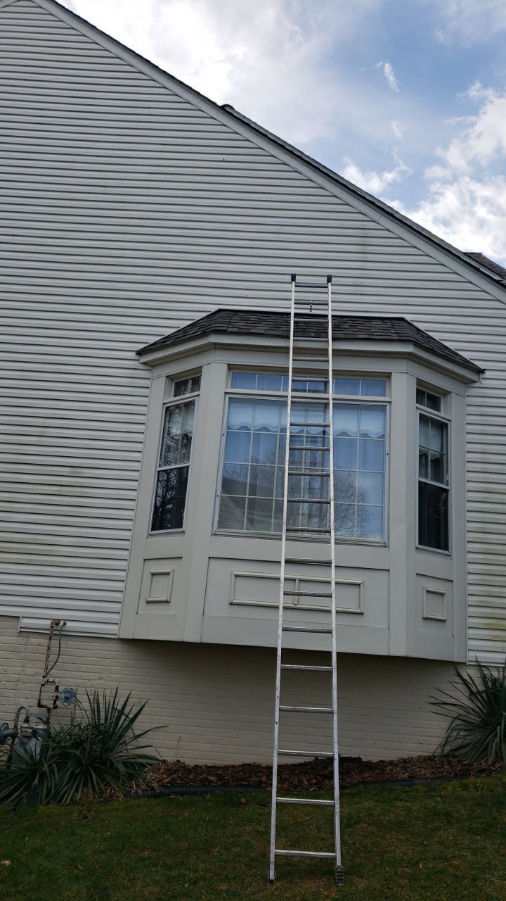 Fairfax Station: CertainTeed Landmark Pro Designer Shingles in Max Def Weathered Wood by RM Banning, Inc.