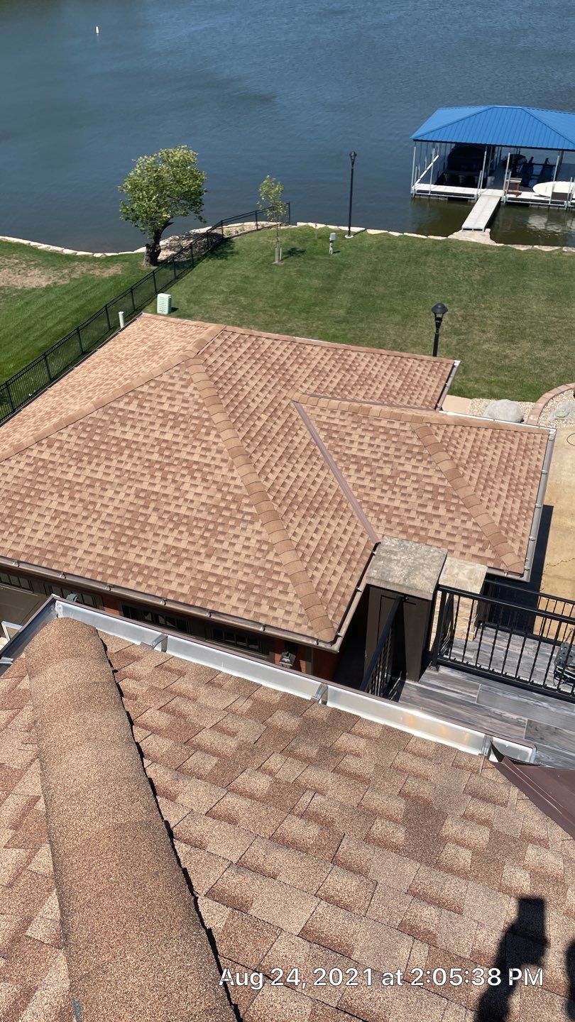 Residential Roofing Installation using DaVinci Bellaforte Shake in Black Oak by Eaton Roofing 