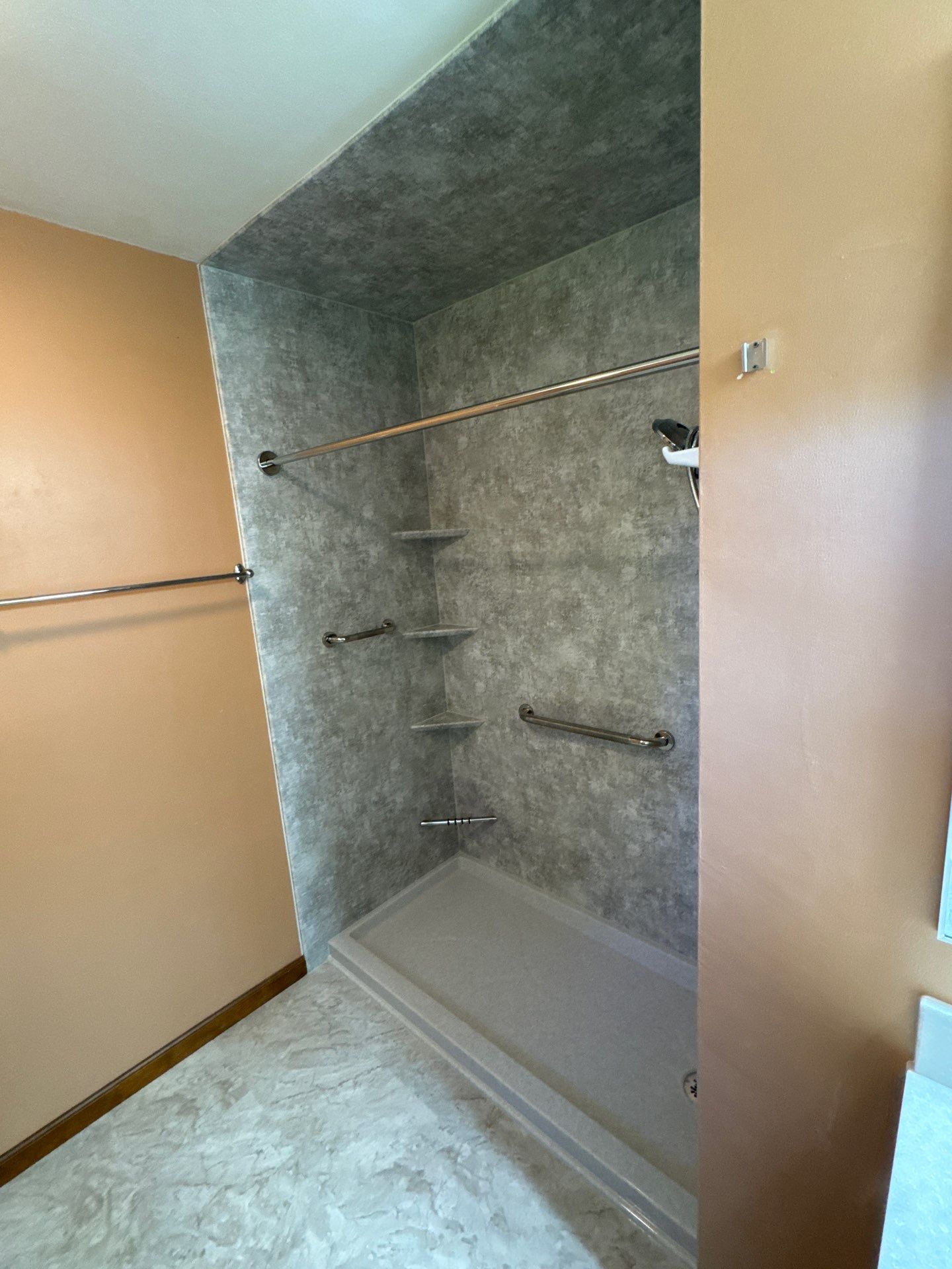 Full Bathroom: Metapeake & Platinum by Rome Bath Remodeling