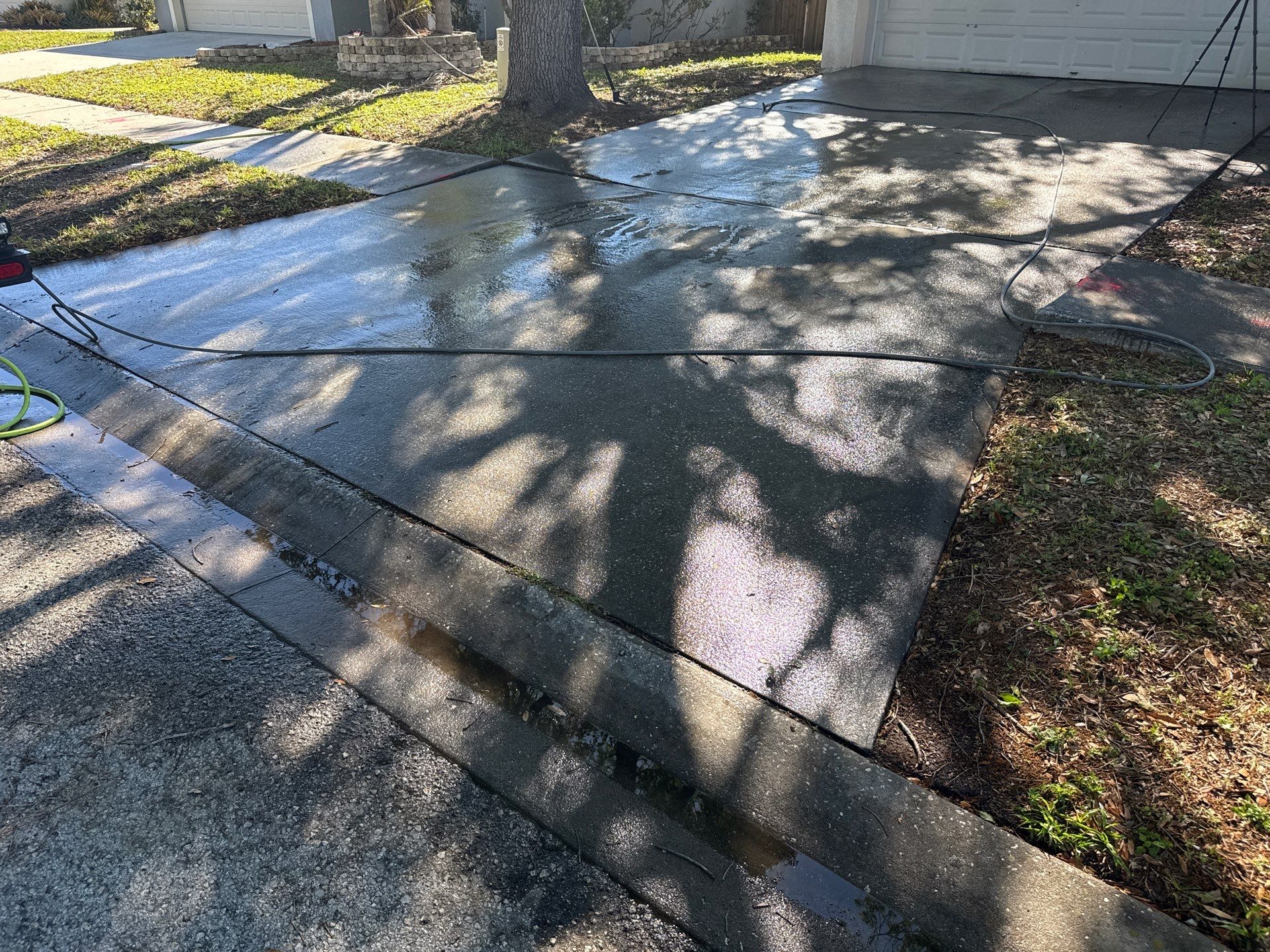 Concrete Driveway & Sidewalk Cleaning ā Peppermill IV at Providence Lakes, Brandon, FL by Sunshine AquaWash