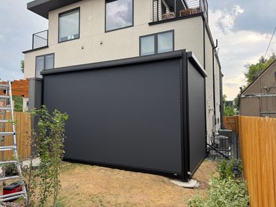 Aluminum Pergola using Azenco Outdoor and MagnaTrack Screens