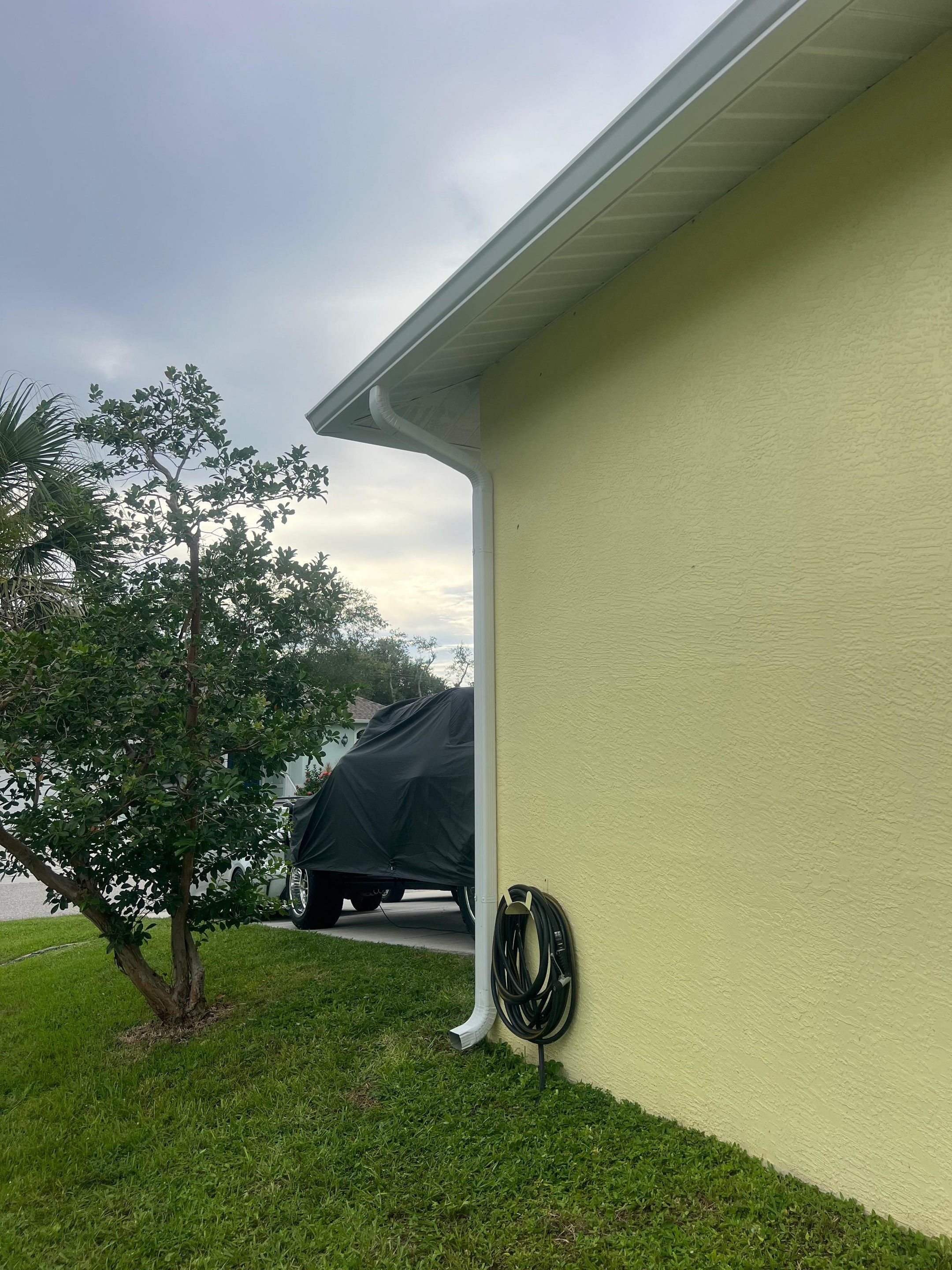 6-Inch Seamless Gutters in Fort Myers FL by Gutter Professors