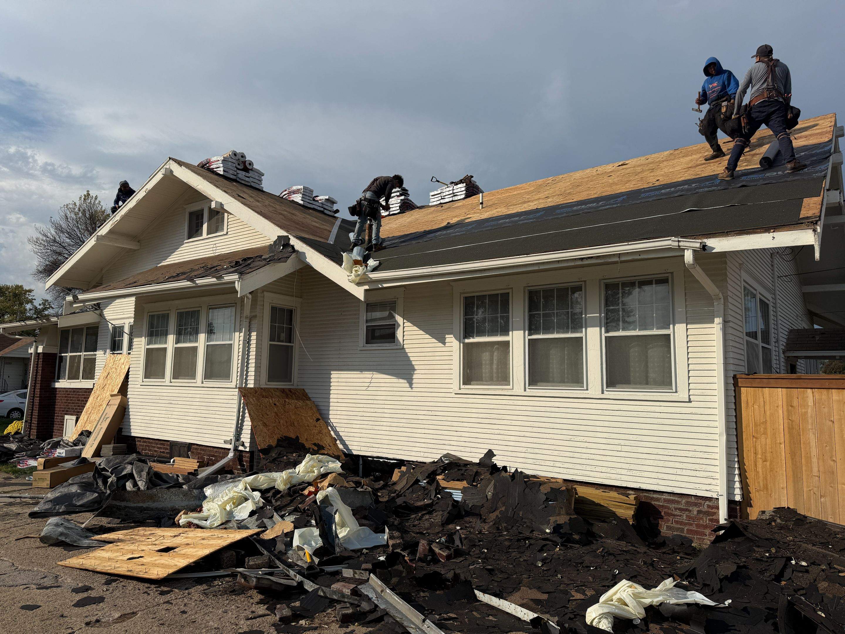 Full Residential Roof Replacement and Detached Garage Roofing in Council Bluffs by Star Home