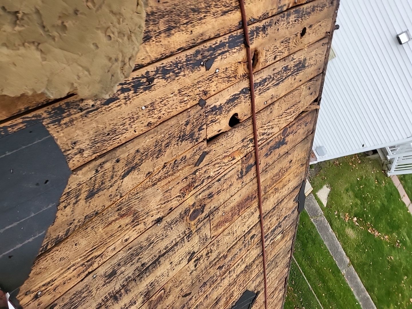 ATLAS PINNACLE COLOR: BLACK SHADOW DRIP EDGE: WHITE by Eagle Eye Roofing