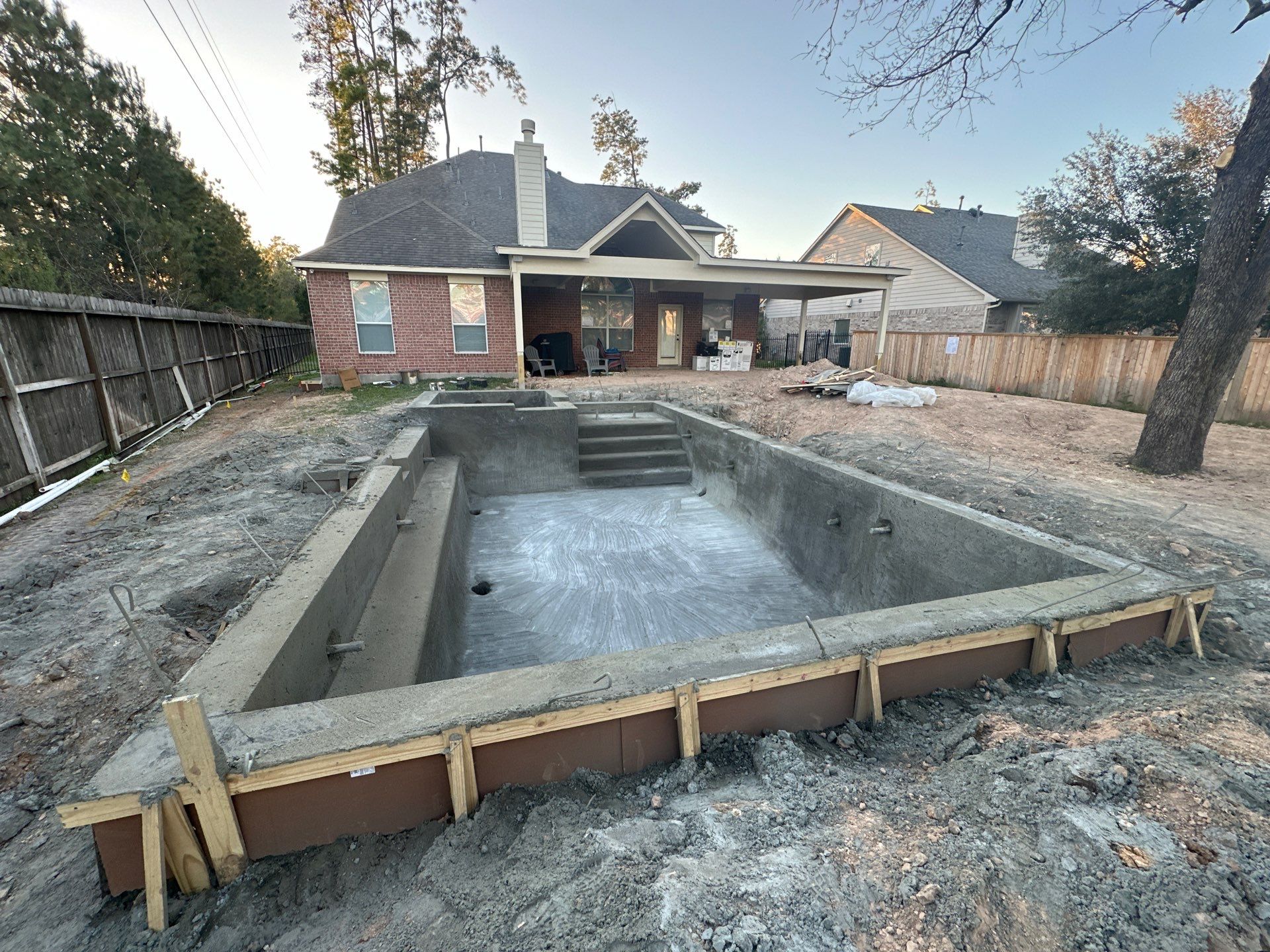 Pool, Patio Cover and Summer Kitchen in Creekside by SophAlx LLC