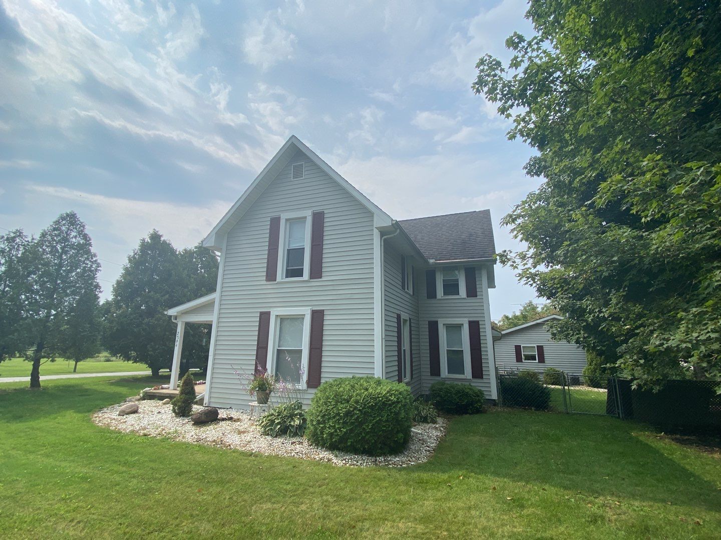 Residential Roofing Installation using Vic West Nothridge Slate by 4Ever Metal Roofing